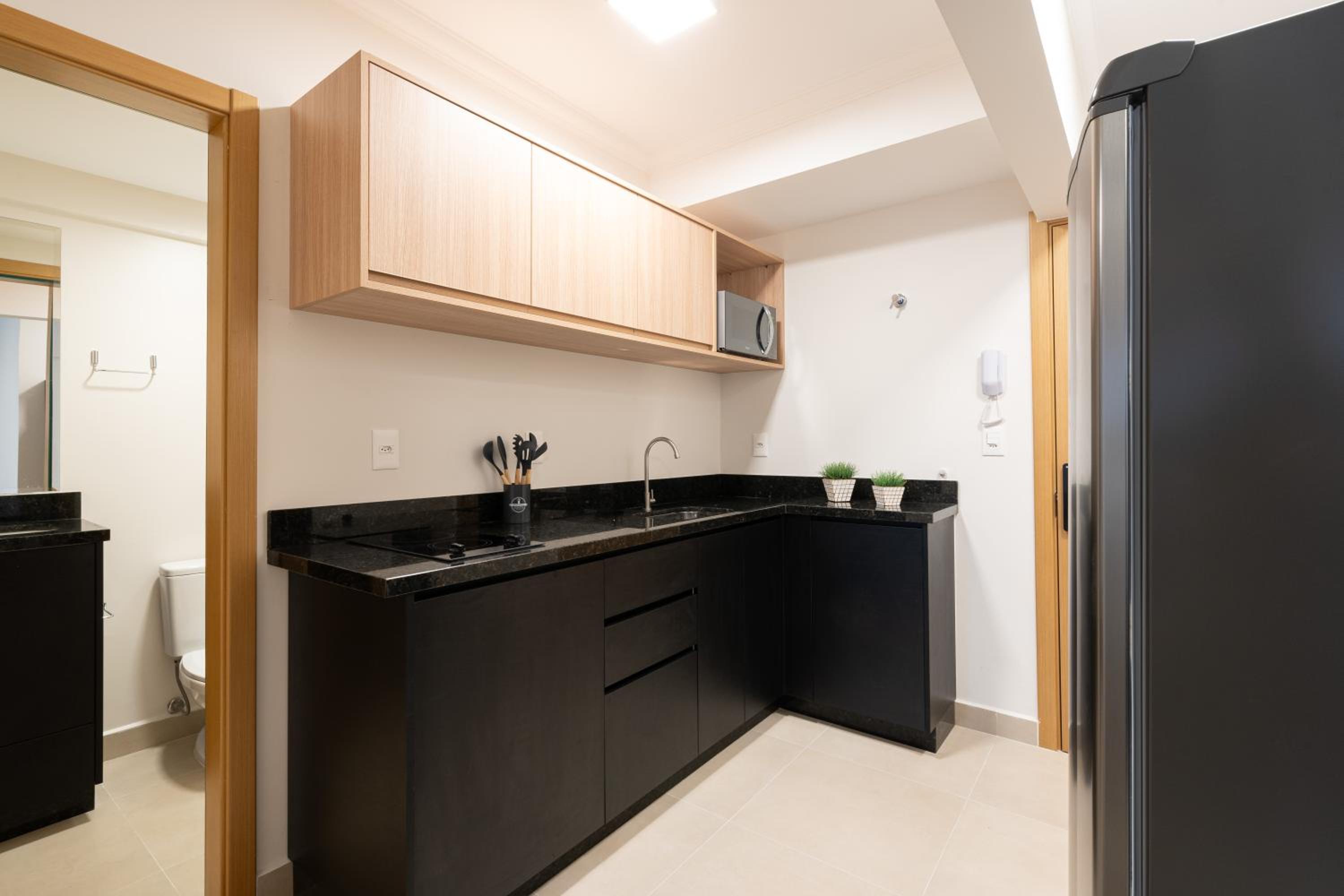 Localização Central! A 450 metros da Vila Germânica Loft com Piscina, Ar-Condicionado, Wi-Fi, Cozinha completa, Garagem Privativa, Espaço Zen, Academia, Sa