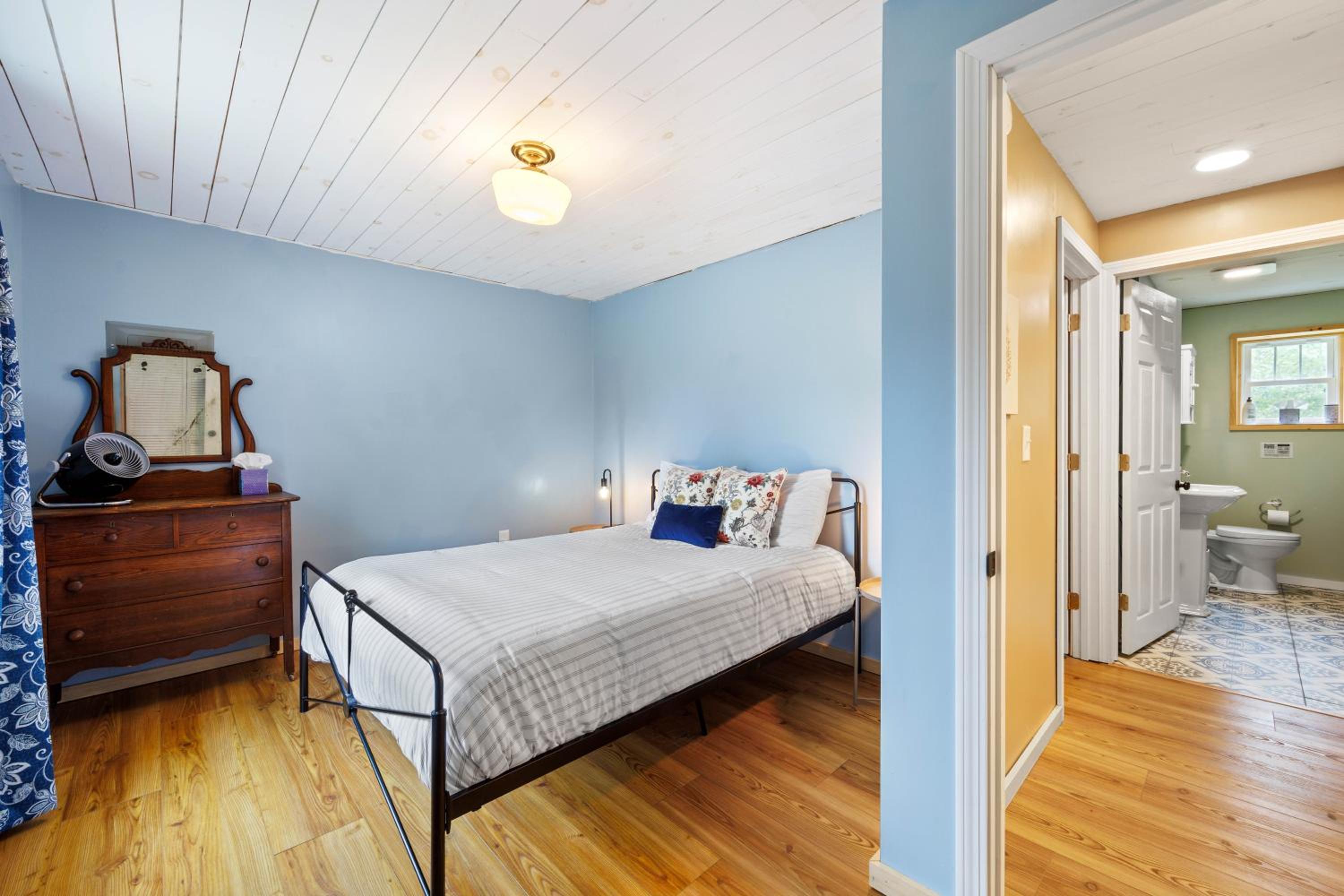 Cute Cabin in the Woods view 5