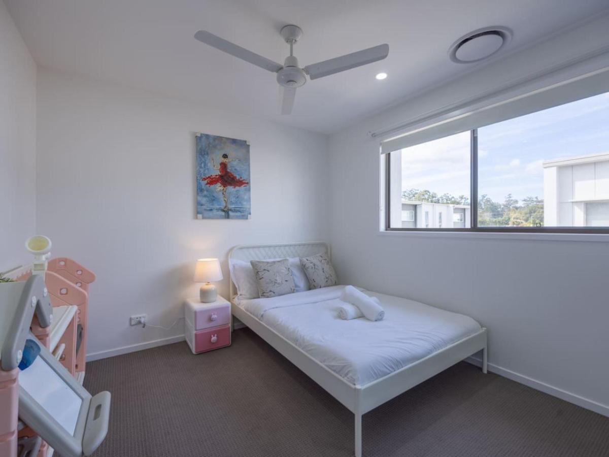 Brand new 4beds home Minutes from M1 and Local Shops