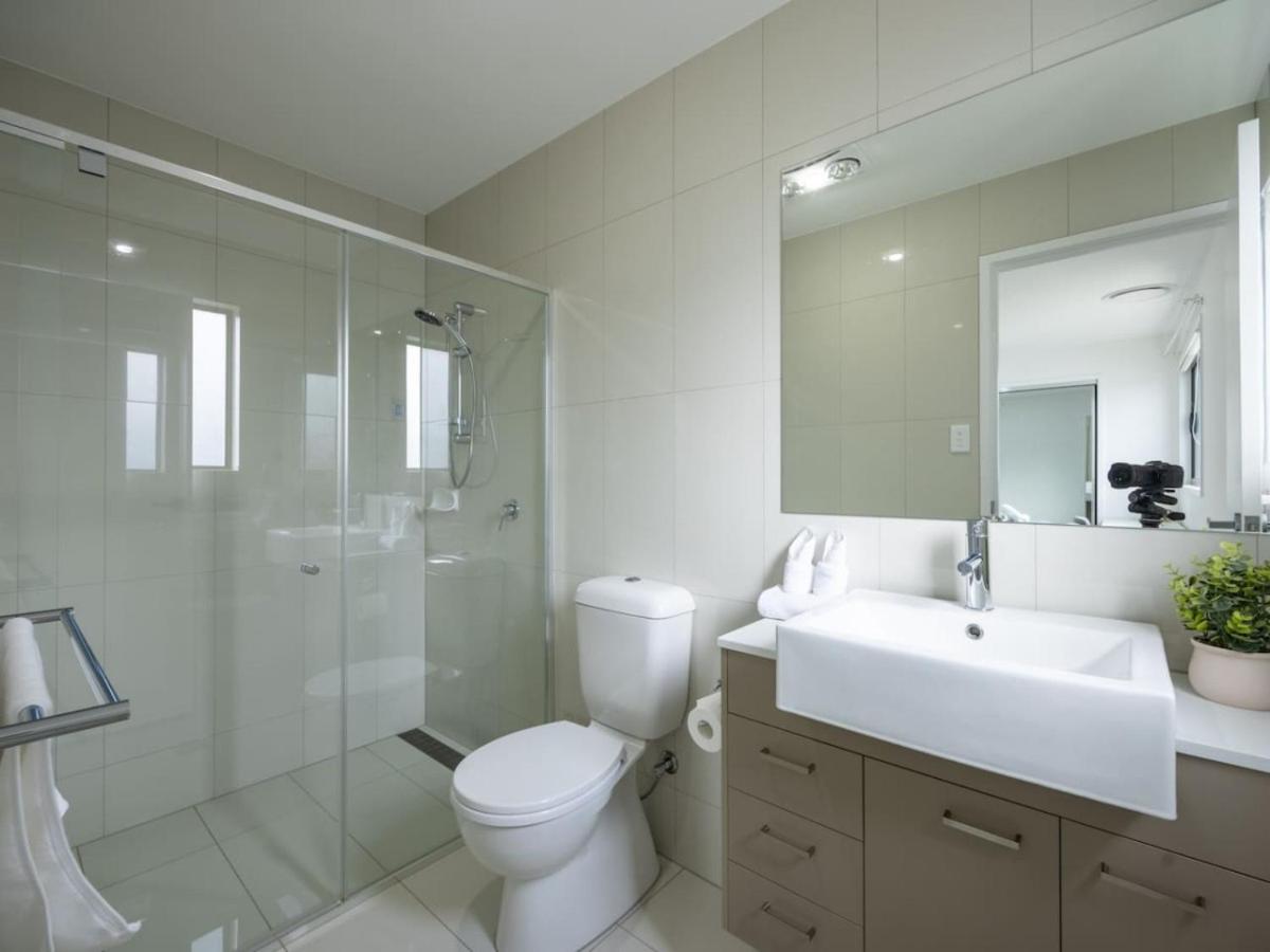 Brand new 4beds home Minutes from M1 and Local Shops