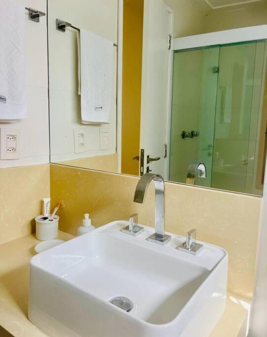 Flat em Ipanema com garagem e piscina