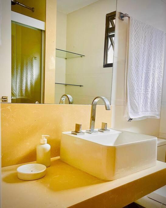 Flat em Ipanema com garagem e piscina