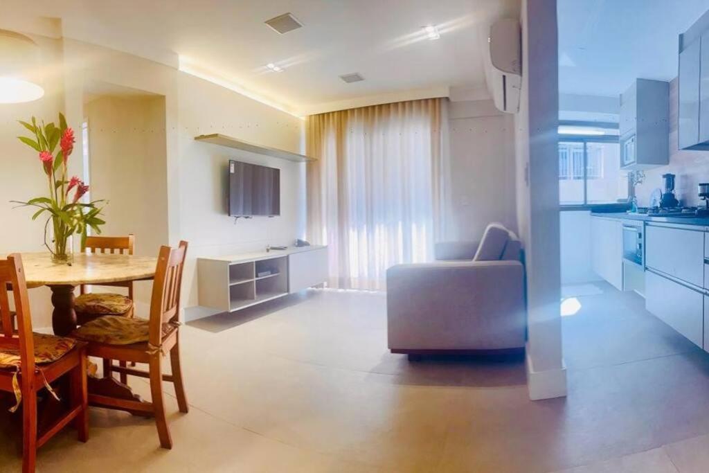 Flat em Ipanema com garagem e piscina