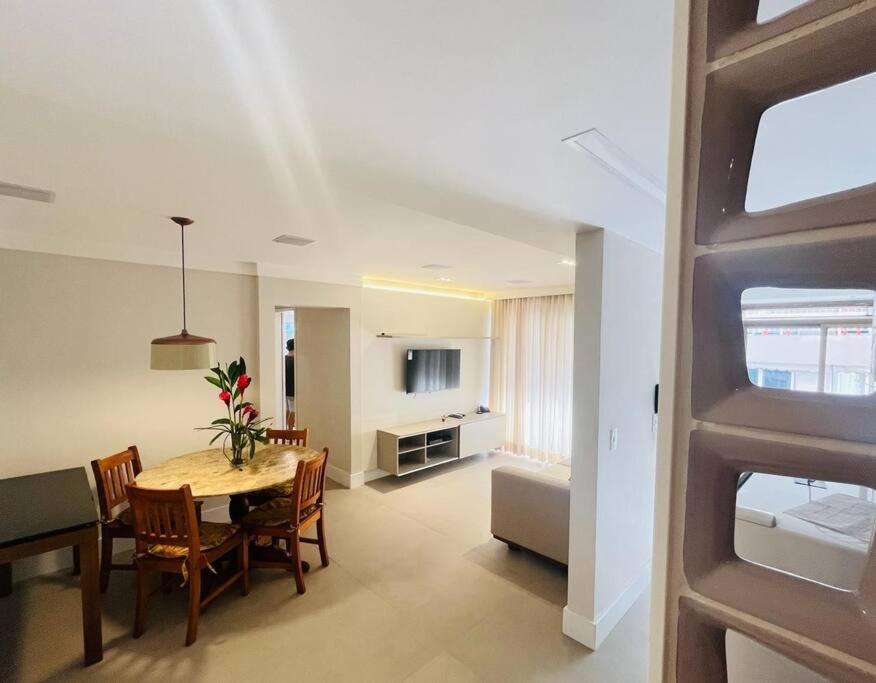 Flat em Ipanema com garagem e piscina