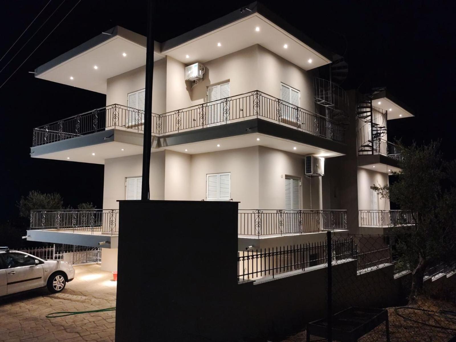 Mani Hillview Apartments