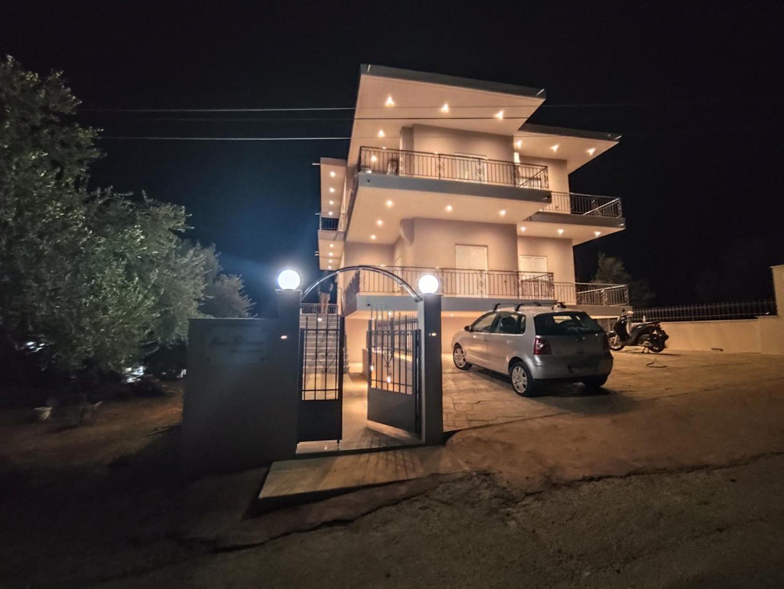 Mani Hillview Apartments