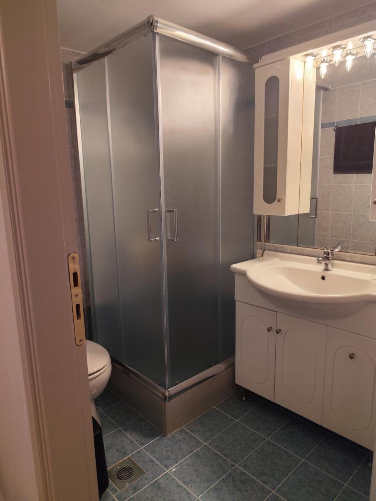 Mani Hillview Apartments