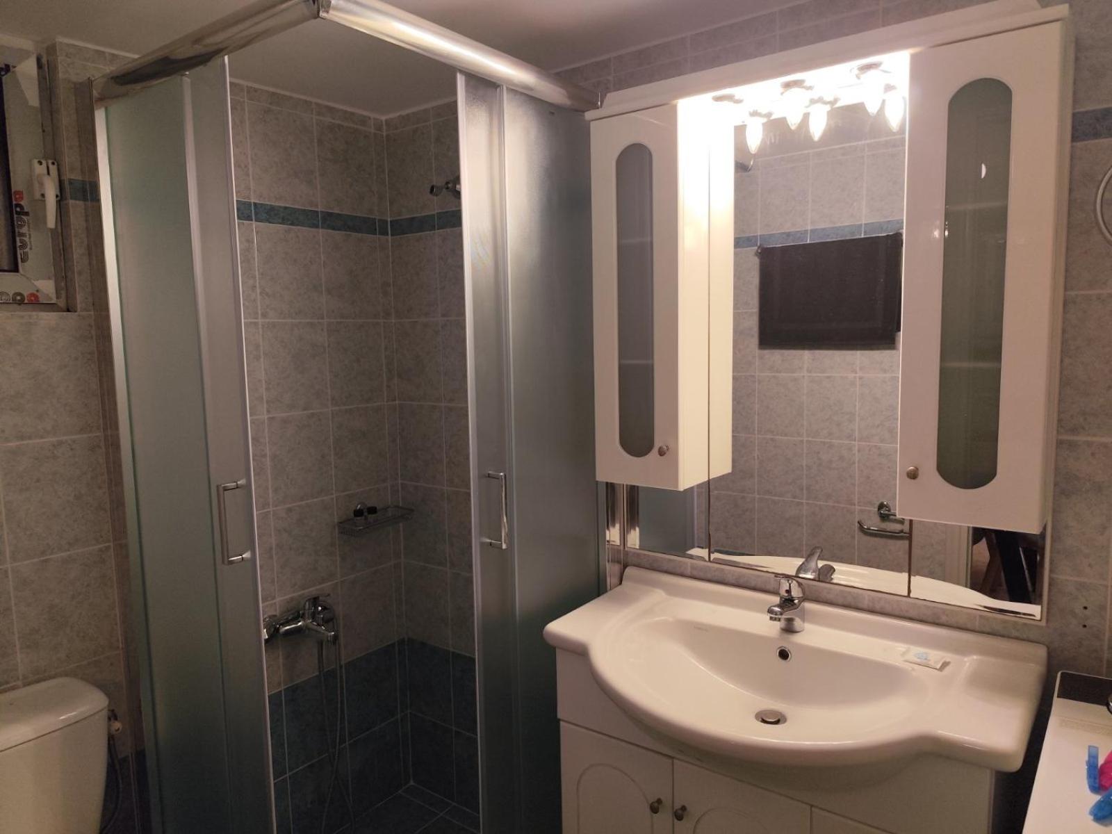 Mani Hillview Apartments