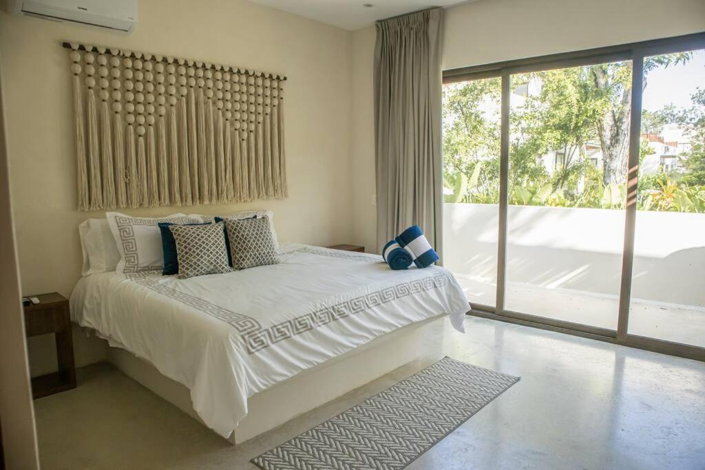 4br gated community private pool and garden view 2