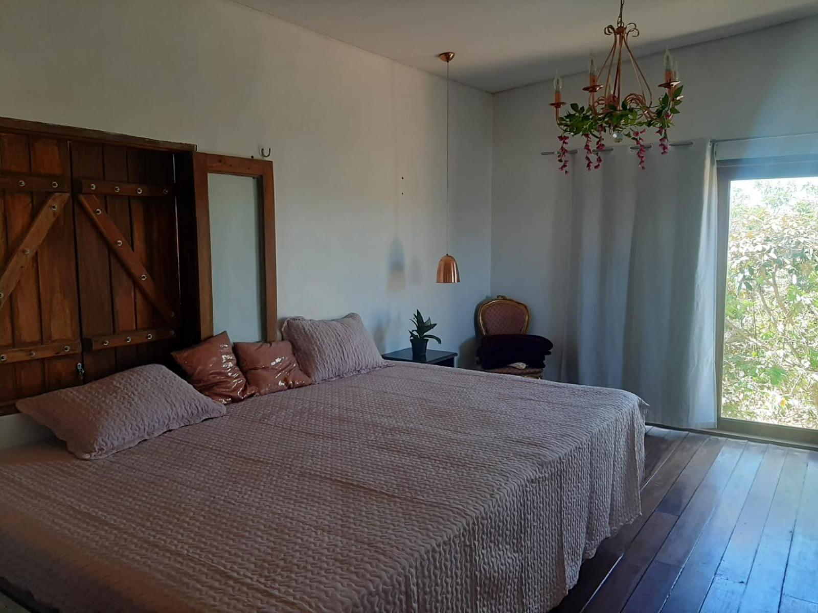 Casa em Alto Paraíso com vista para as montanhas no Eldorado ao lado do centro