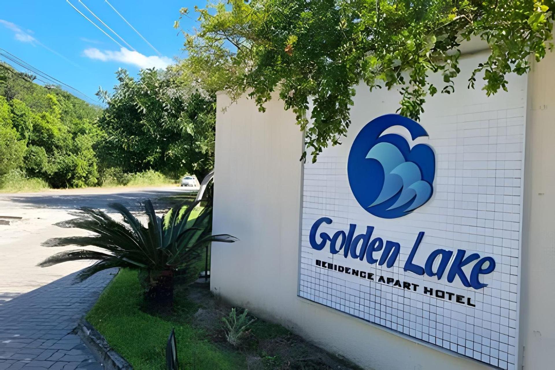 Conforto na beira da Lagoa, Golden Lake Apart