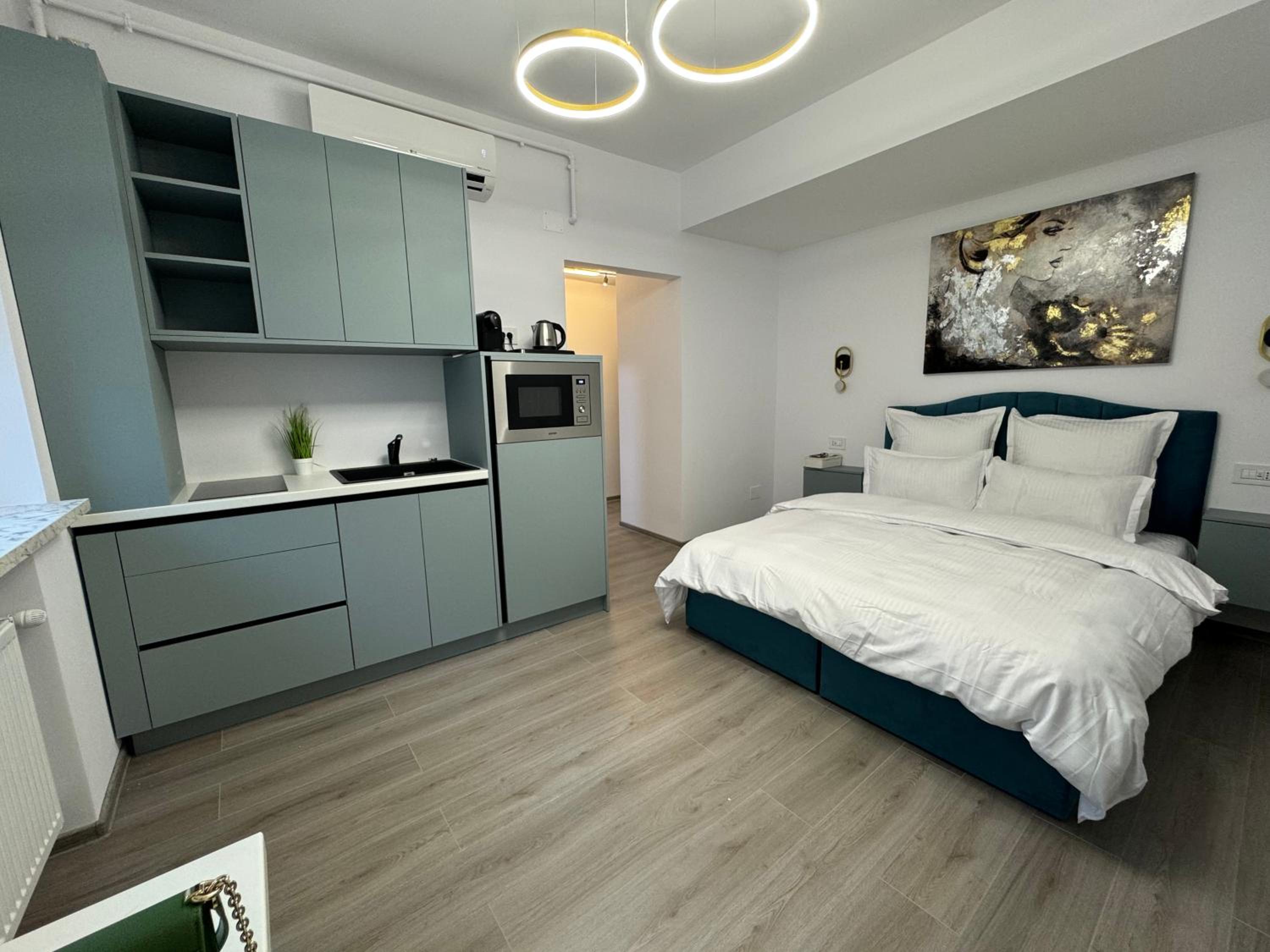 Central Suite view 5