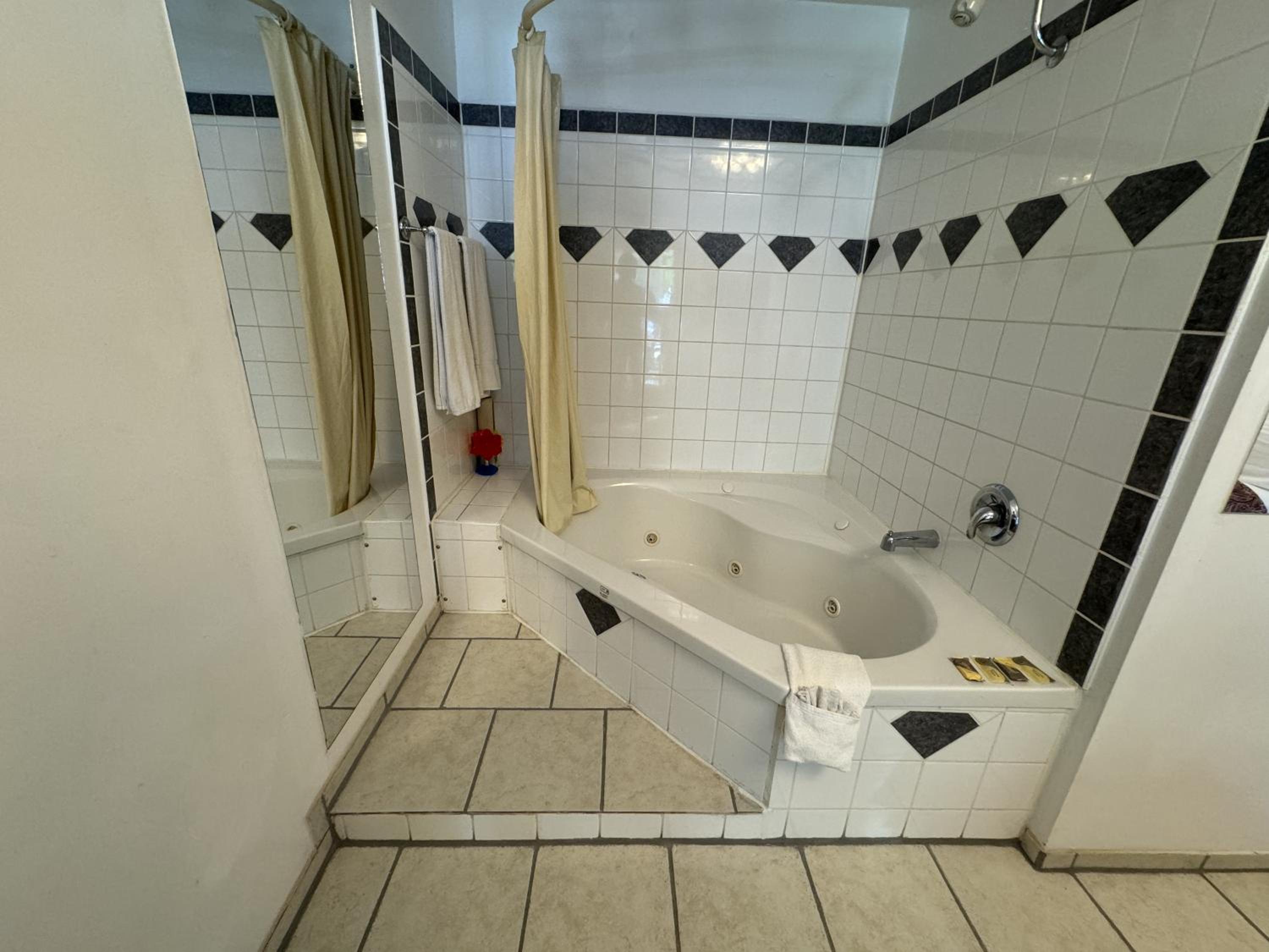 Orillia Vacations - Holiday Motel - Property Image 2