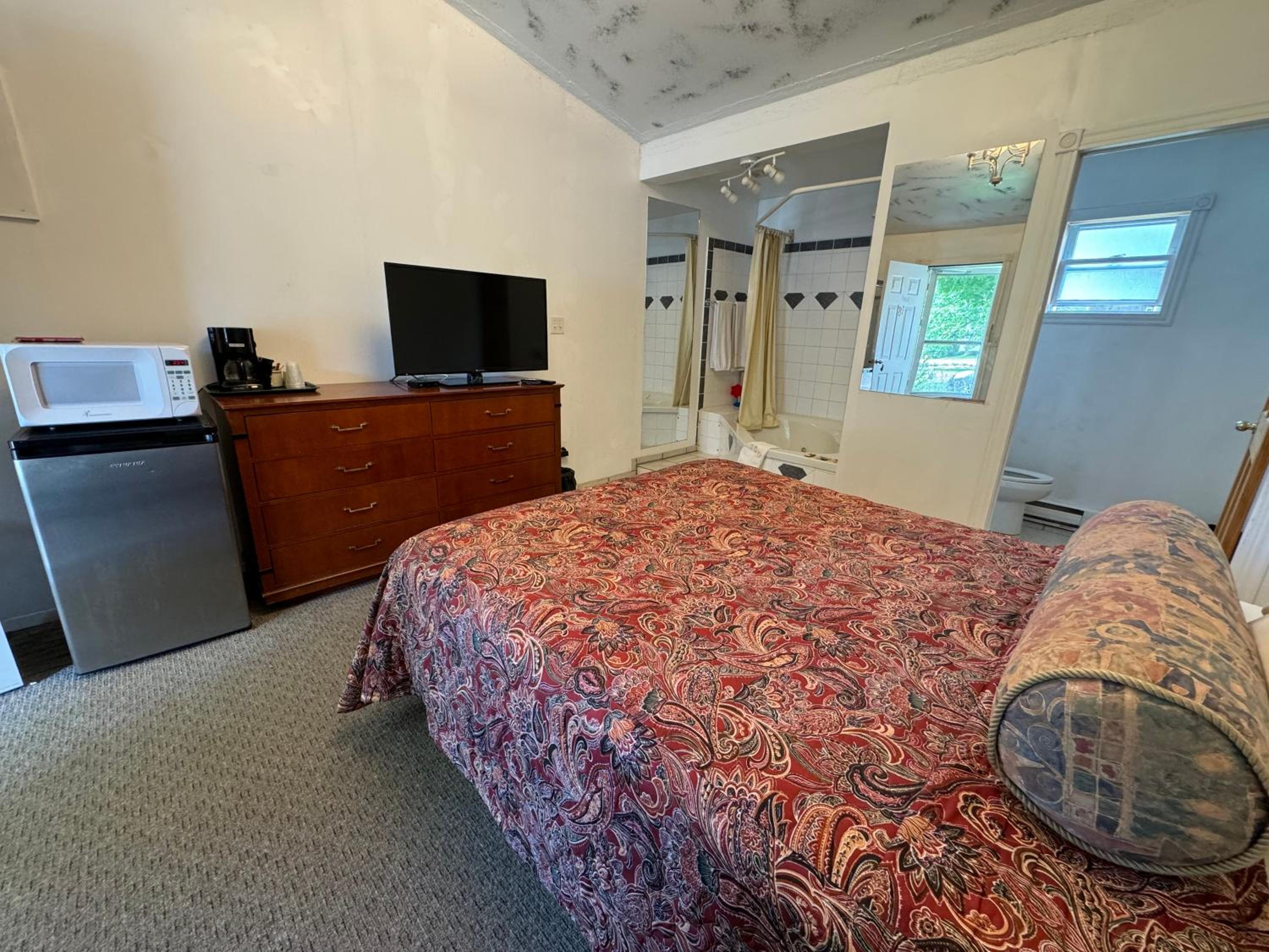 Holiday Motel - Image 5