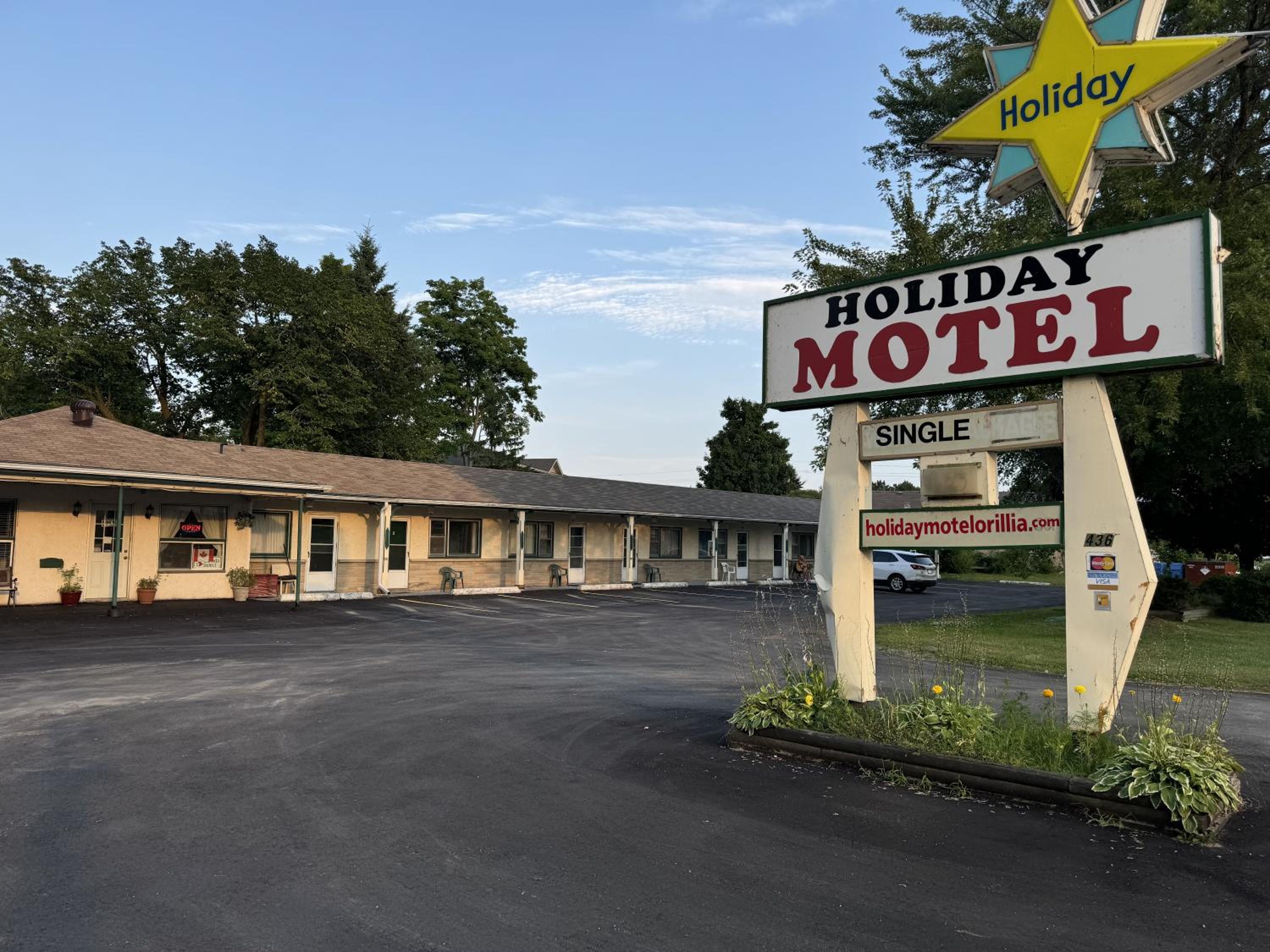 Orillia Vacations - Holiday Motel - Property Image 2