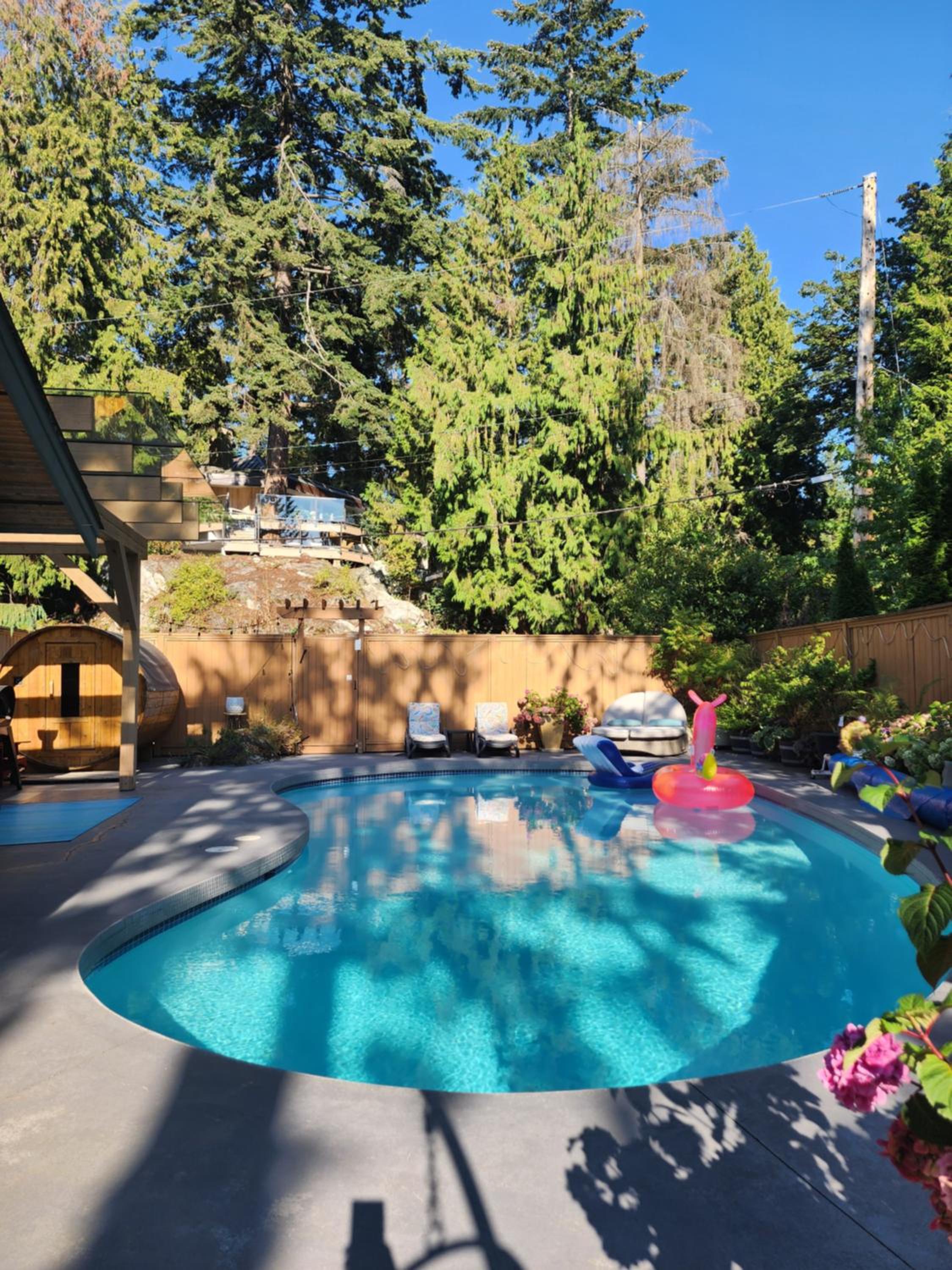 2BD Guest Suite Sleeps 6 Near Downtown & Beach