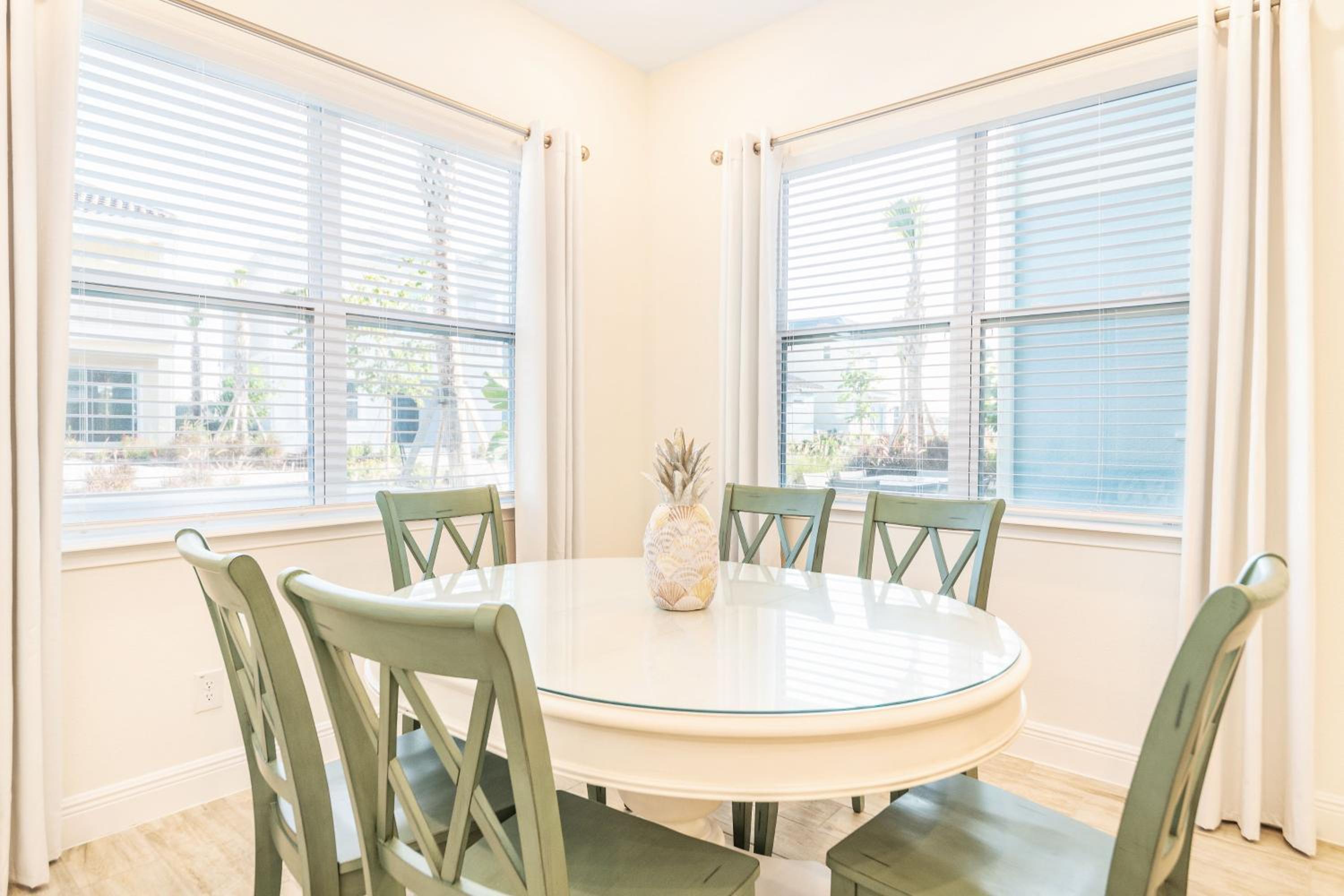 Tropical Paradise Cottage Near Disney With Private Hot Tub & Margaritaville Resort & Island H20 Waterpark Access - 2987La