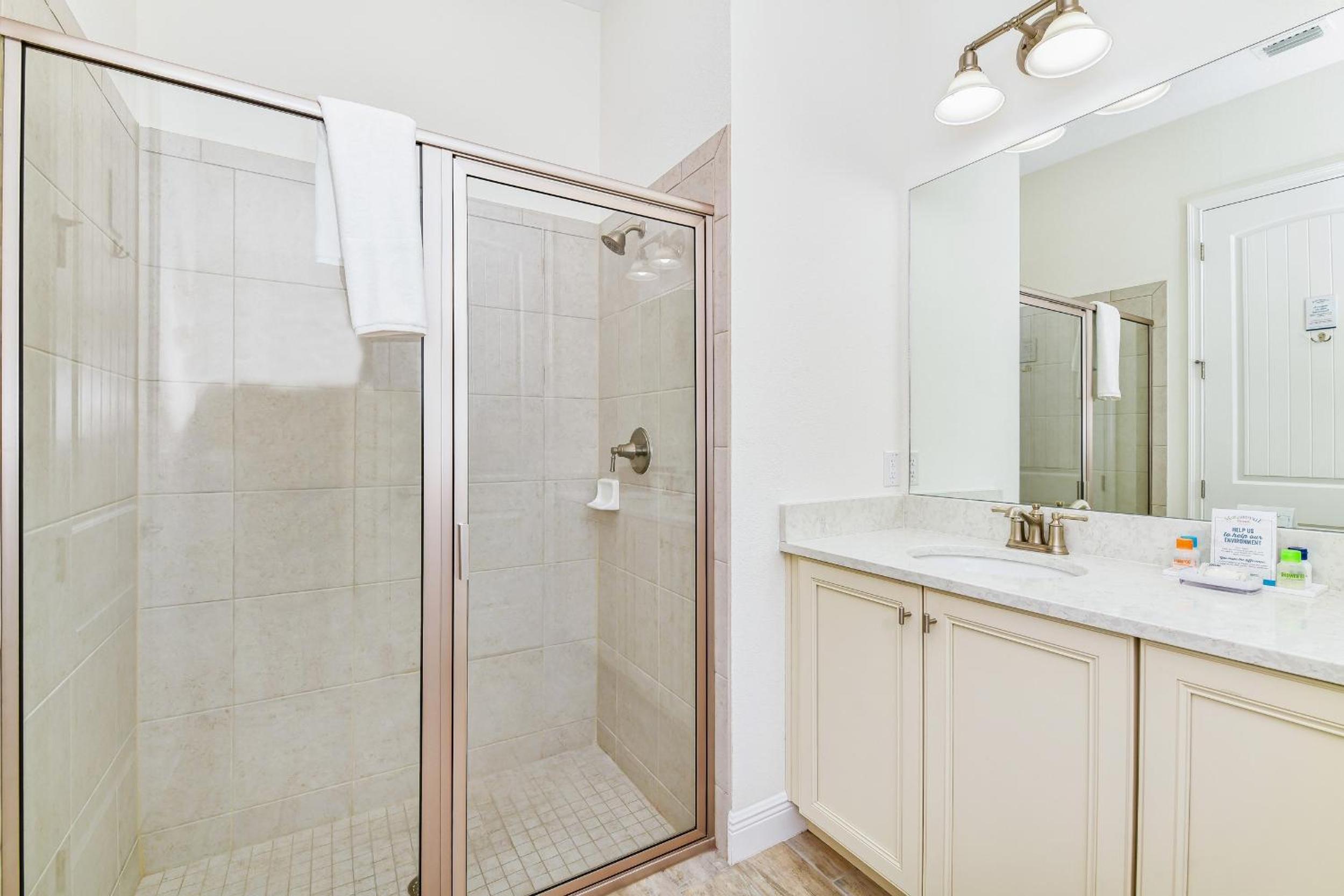 Sunny Yellow Cottage Near Disney With Margaritaville Resort & Island H20 Waterpark Access - 2995La