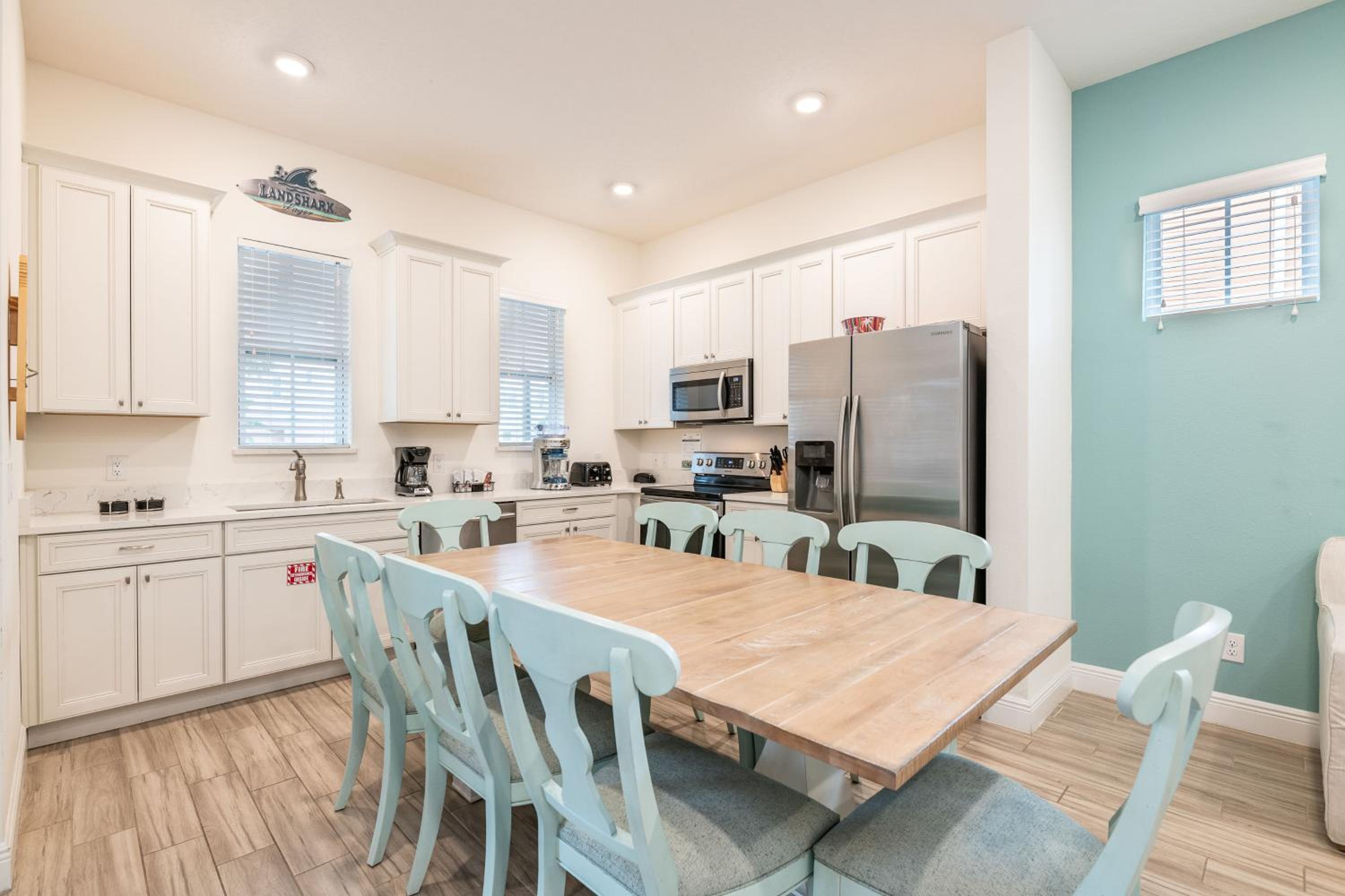 Vivid Cottage Near Disney With Margaritaville Resort & Island H2O Access - 8020Ff