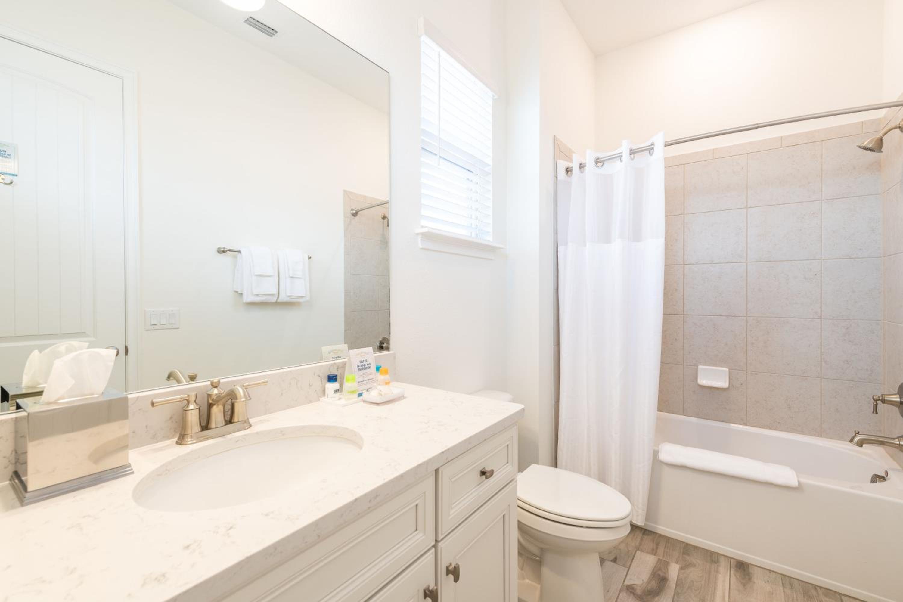 Blue Skies Cottage Near Disney With Margaritaville Resort Access - 8088KD