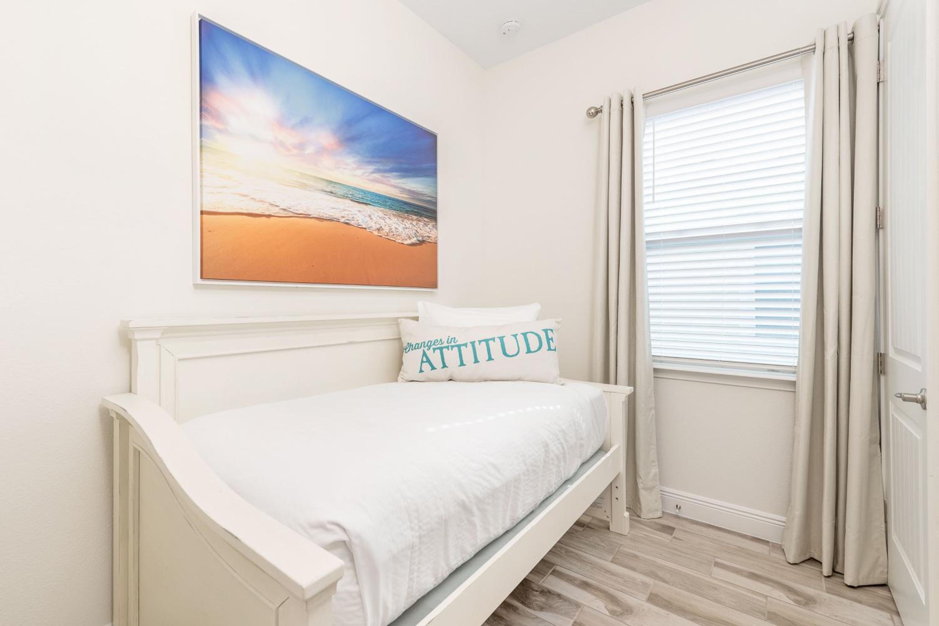 Blue Skies Cottage Near Disney With Margaritaville Resort Access - 8088KD