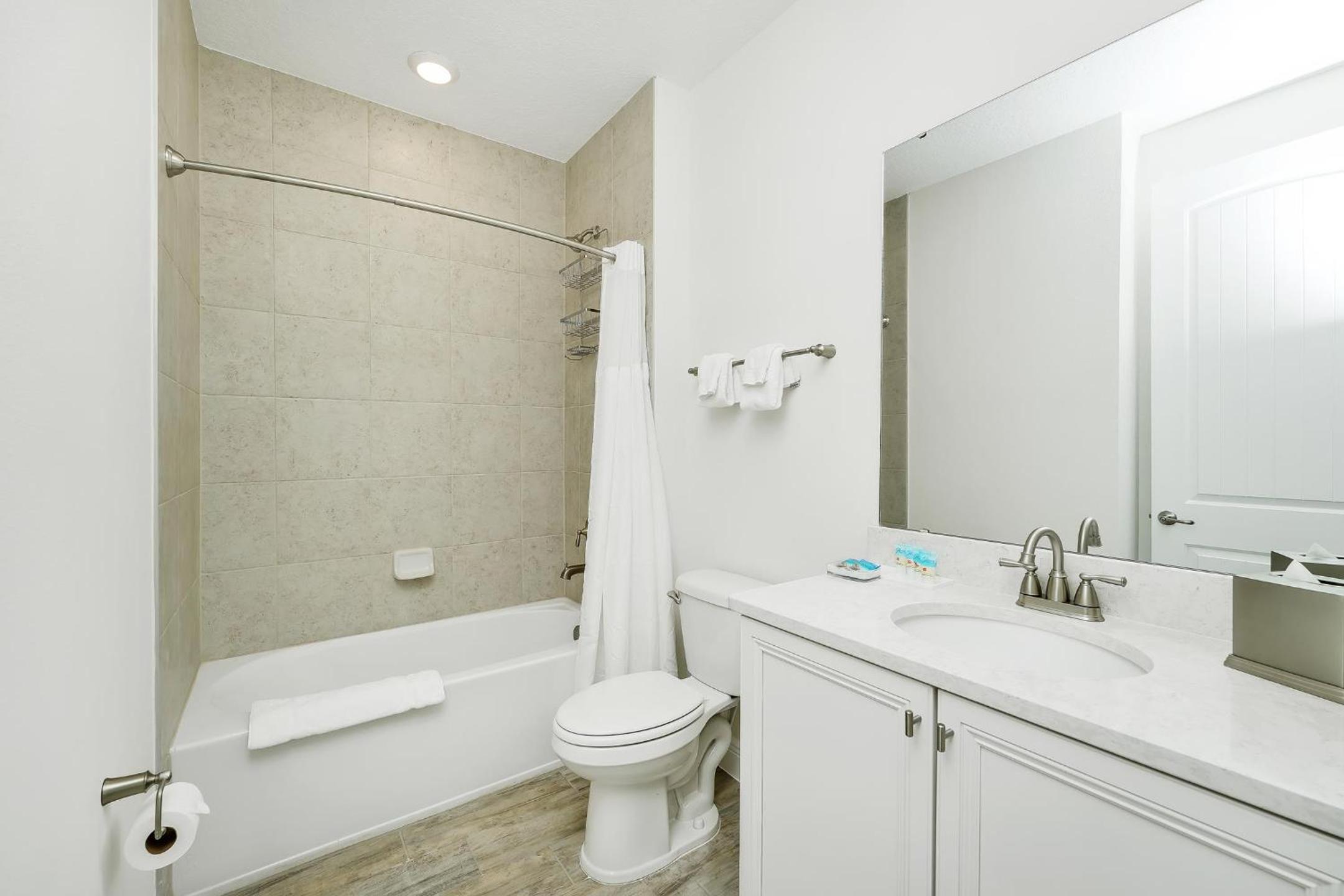 Beautiful Waterfront Villa Near Disney With Margaritaville Resort & Island H20 Waterpark Access - 3017Cs
