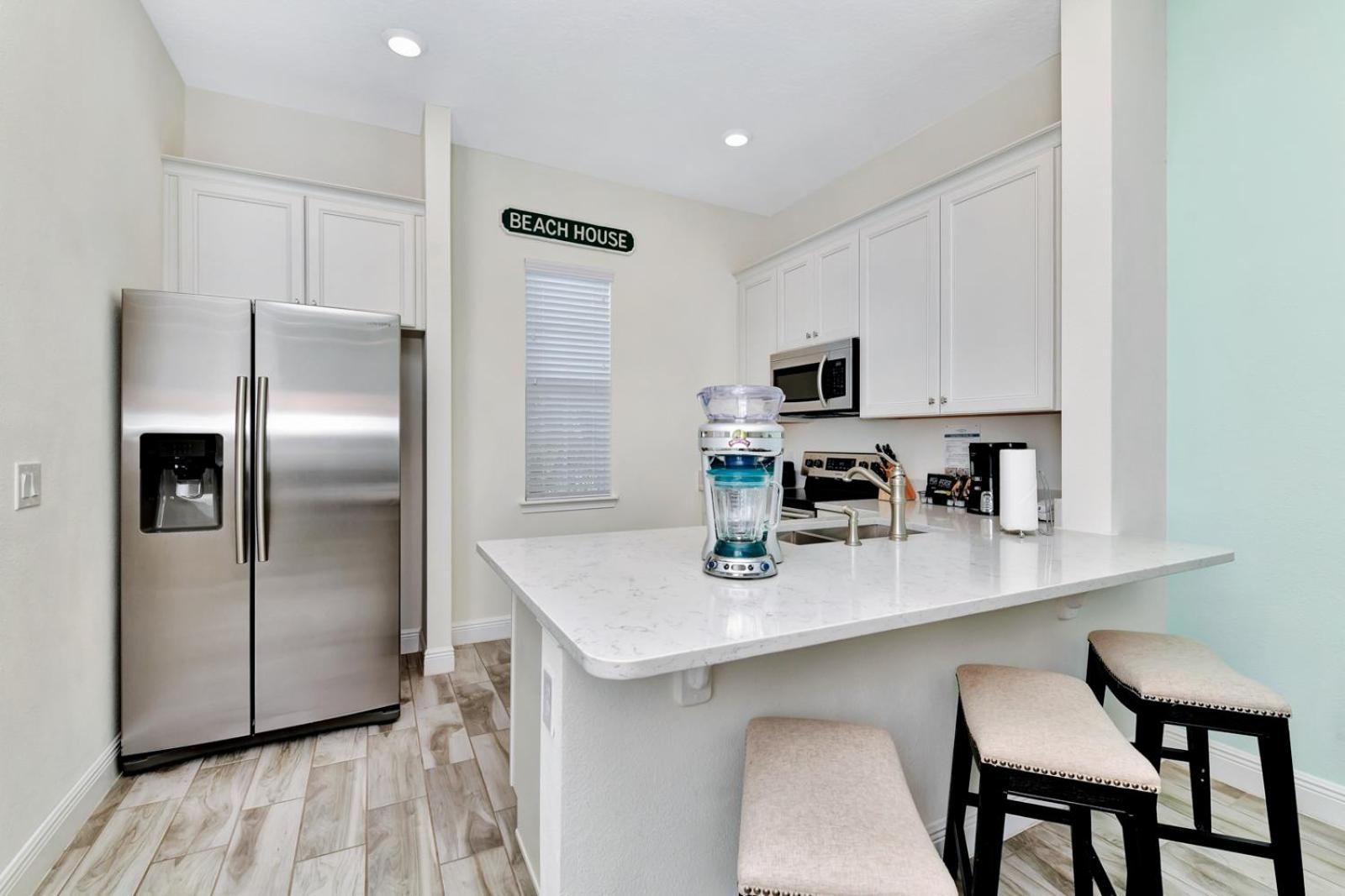 Sky Blue And Palm Trees Cottage Near Disney With Margaritaville Resort Access - 8071KD