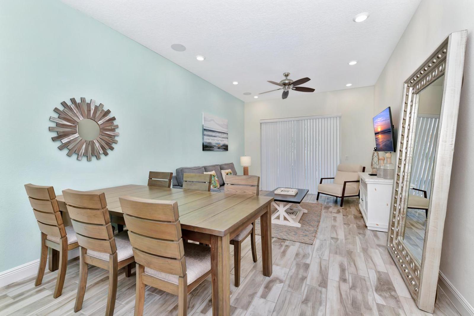 Sky Blue And Palm Trees Cottage Near Disney With Margaritaville Resort Access - 8071KD