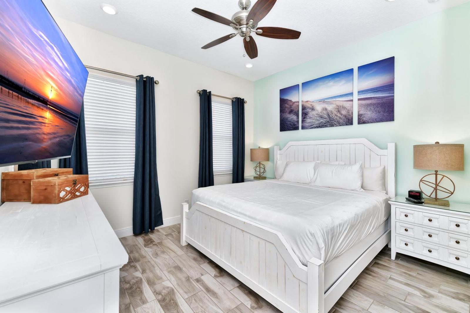 Sky Blue And Palm Trees Cottage Near Disney With Margaritaville Resort Access - 8071KD