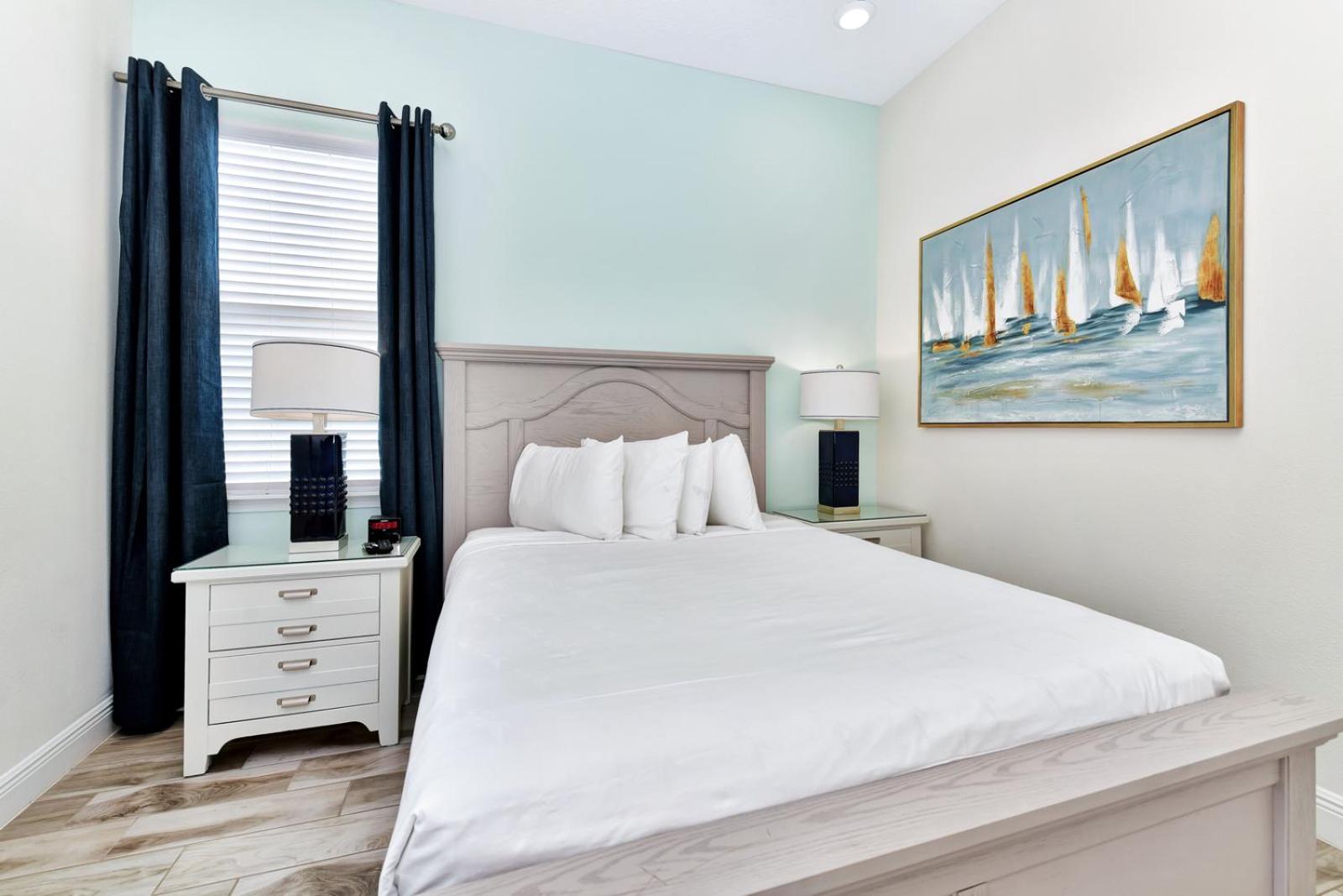 Sky Blue And Palm Trees Cottage Near Disney With Margaritaville Resort Access - 8071KD
