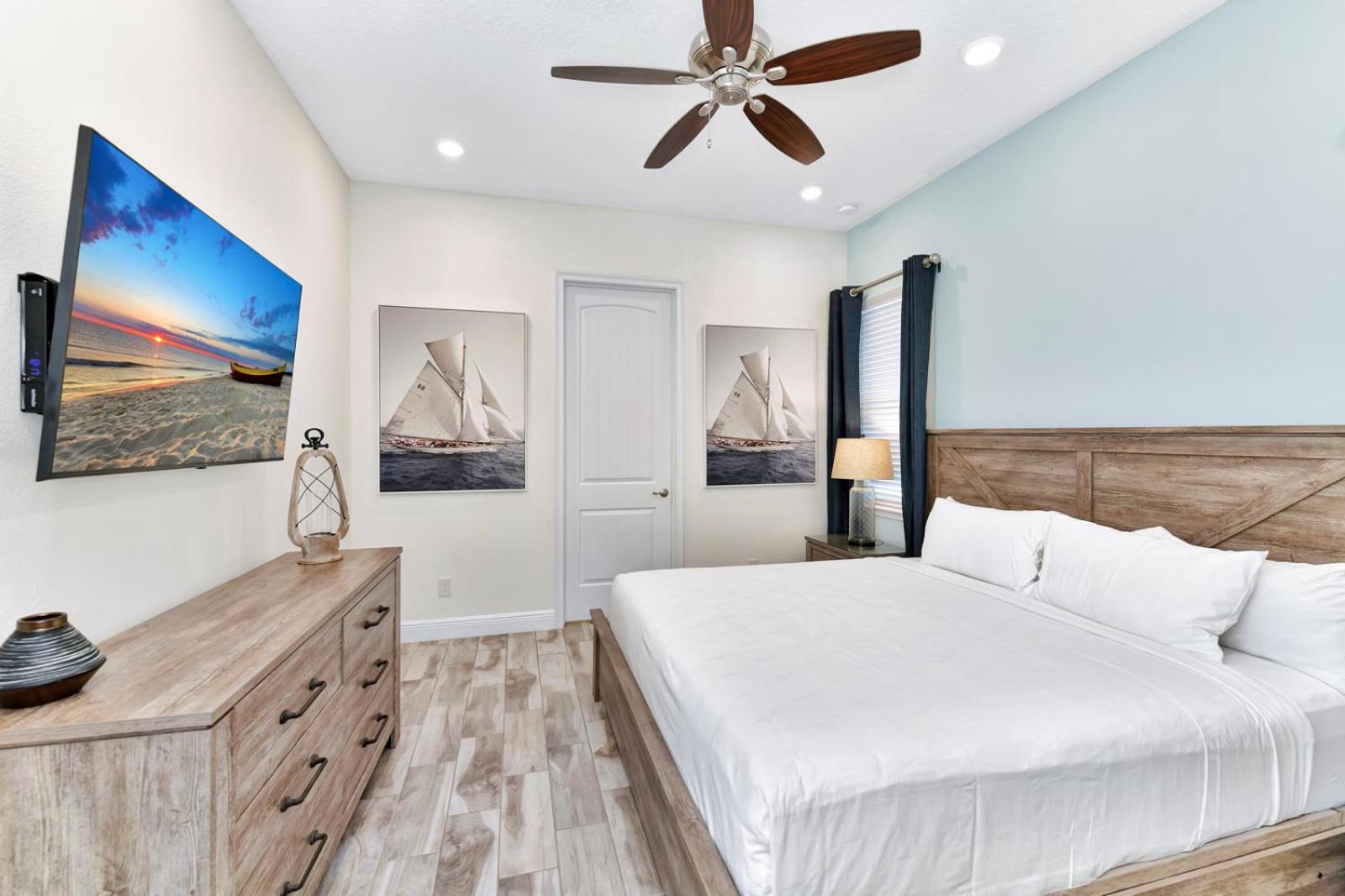 Sky Blue And Palm Trees Cottage Near Disney With Margaritaville Resort Access - 8071KD