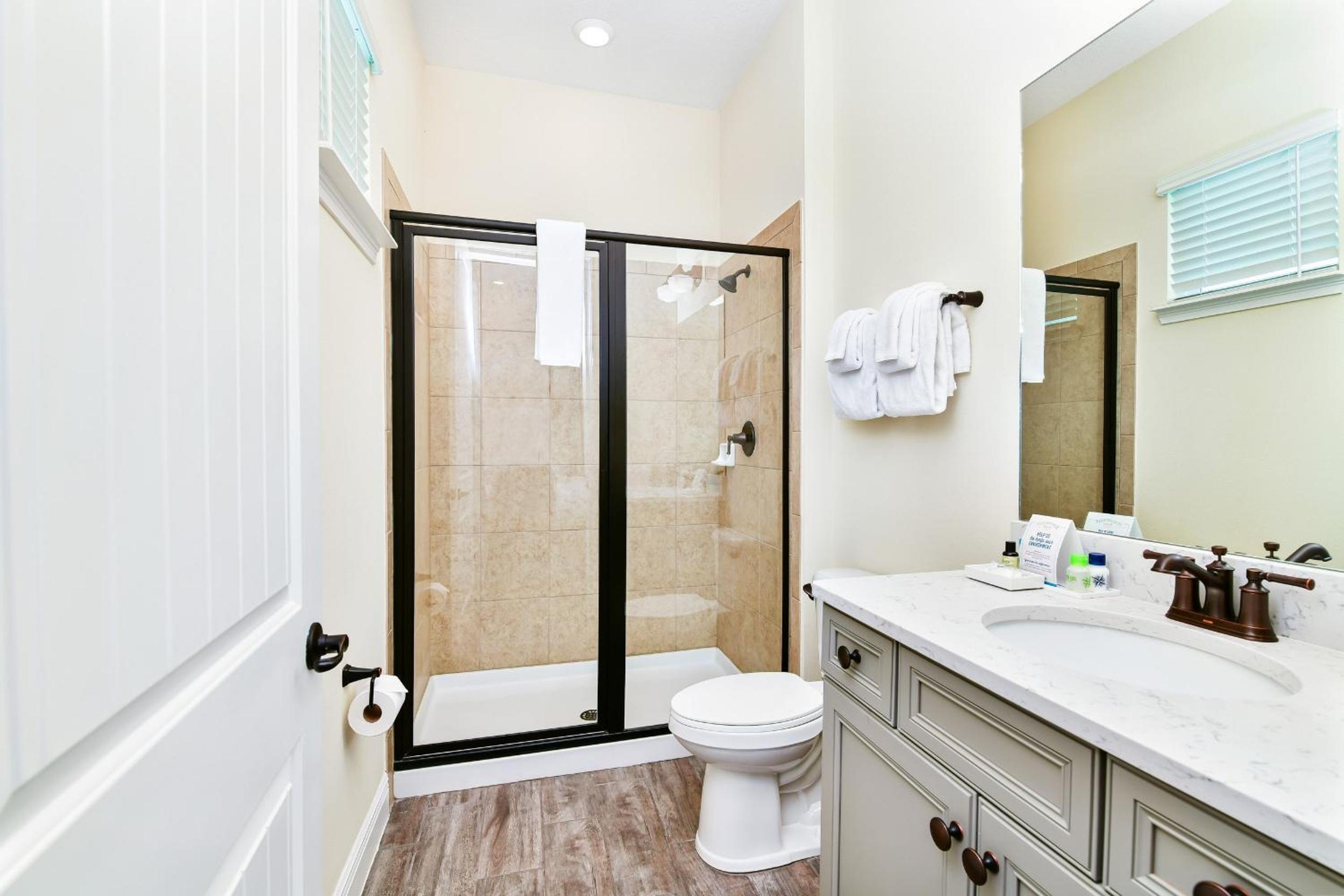 Beautiful Cottage With Hot Tub Near Disney With Margaritaville Resort & Island H2O Access - 8053Ls