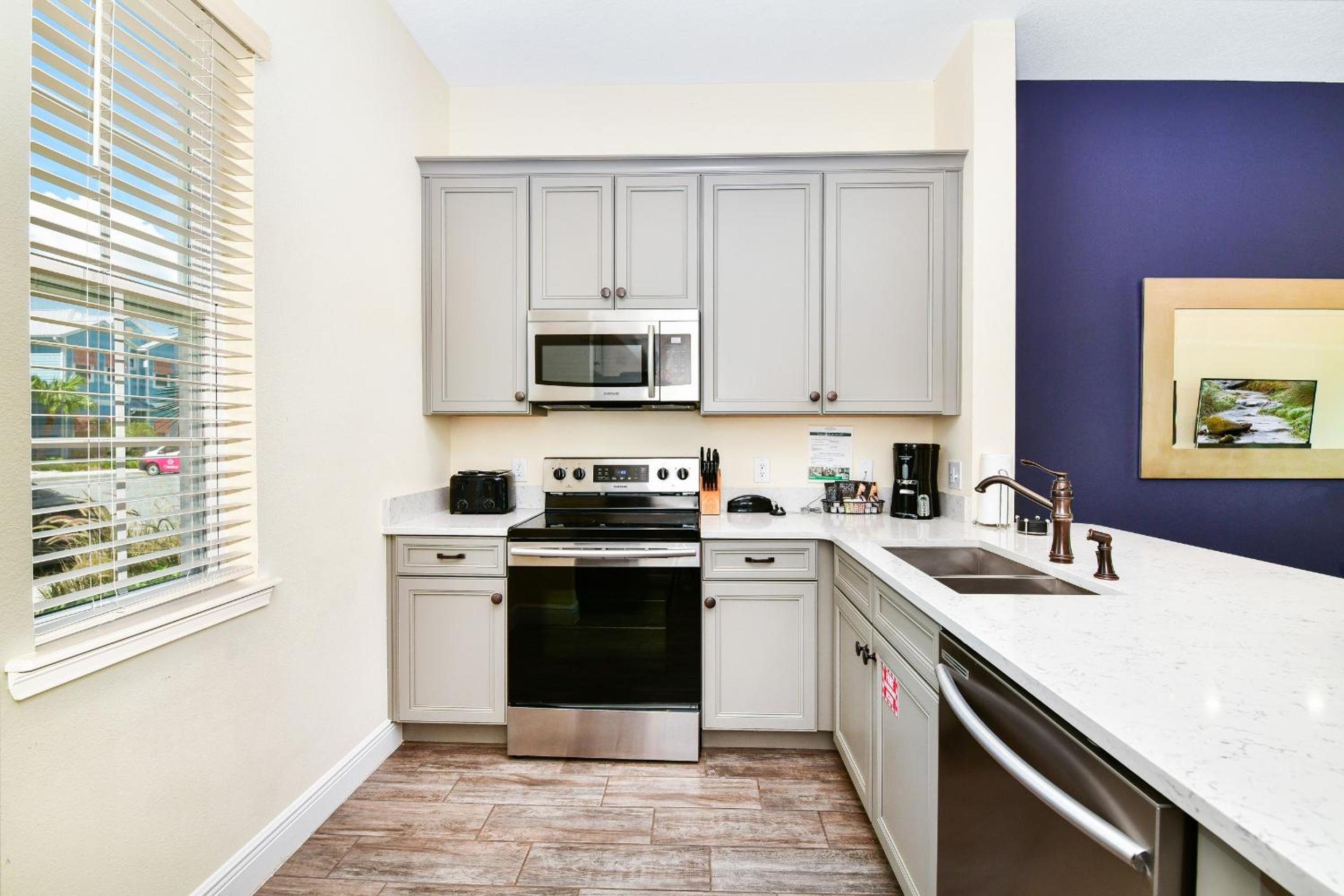 Beautiful Cottage With Hot Tub Near Disney With Margaritaville Resort & Island H2O Access - 8053Ls