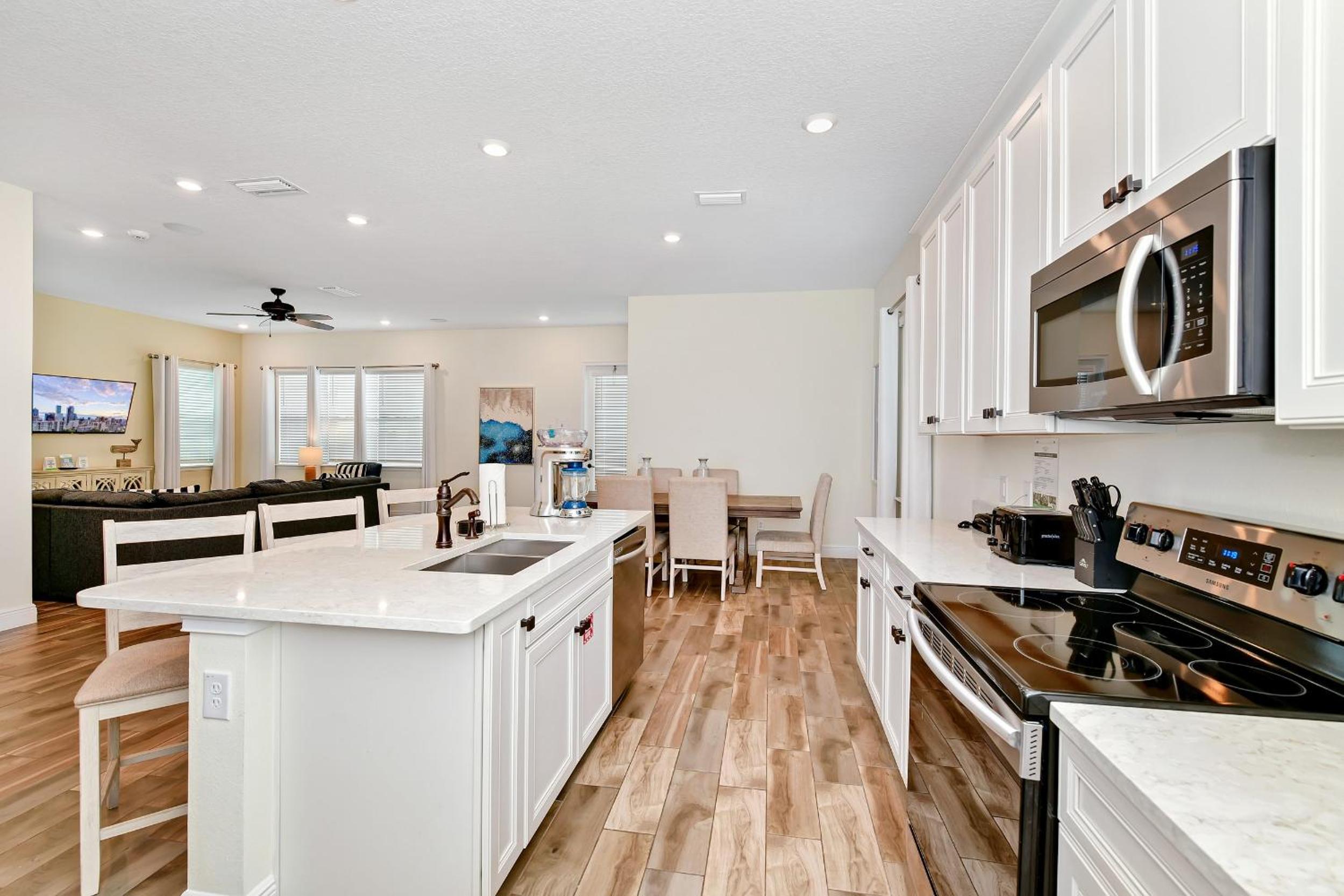 Sunshine Cottage With Private Pool Near Disney With Margaritaville Resort & Island H20 Access - 8165Su