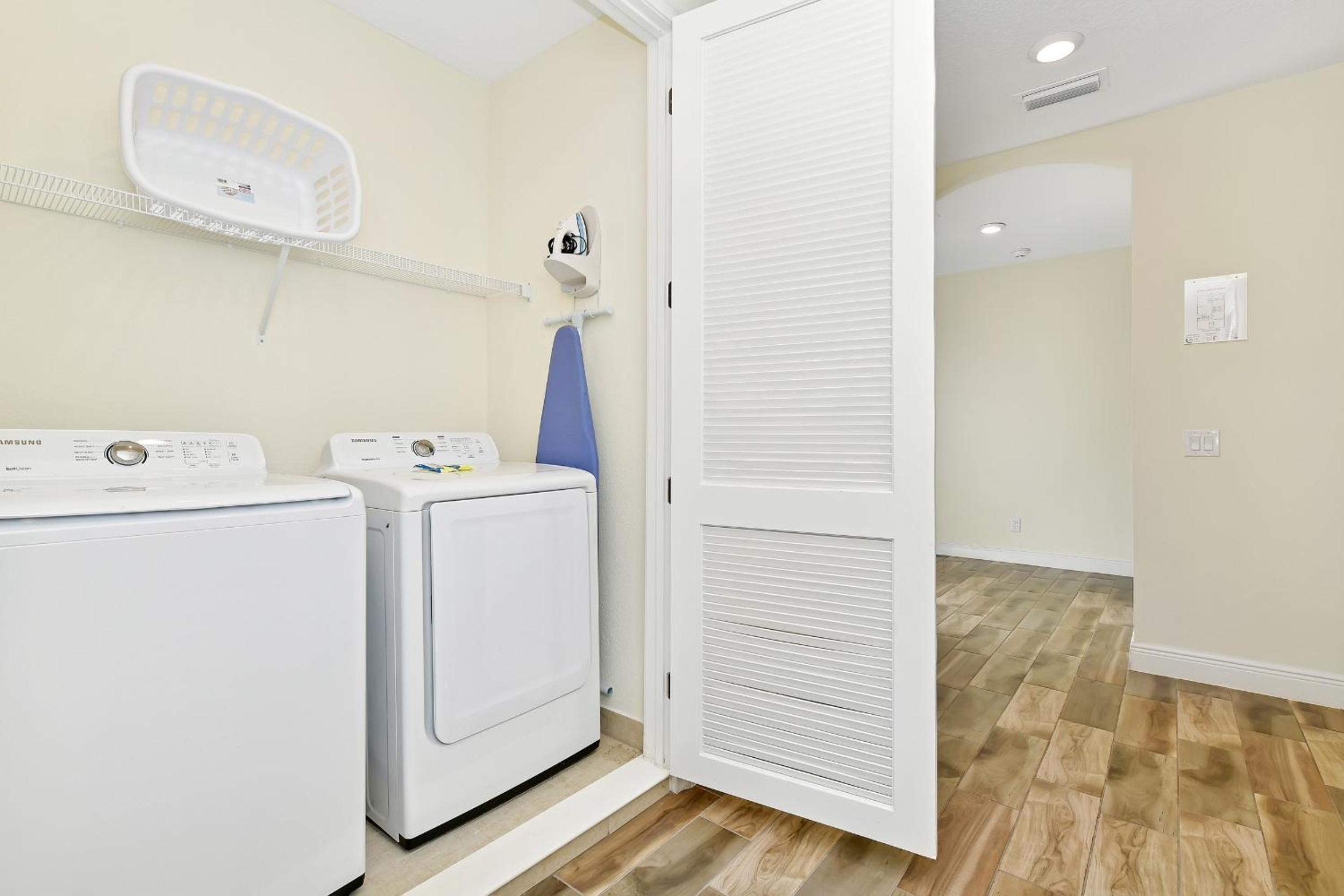 Sunshine Cottage With Private Pool Near Disney With Margaritaville Resort & Island H20 Access - 8165Su
