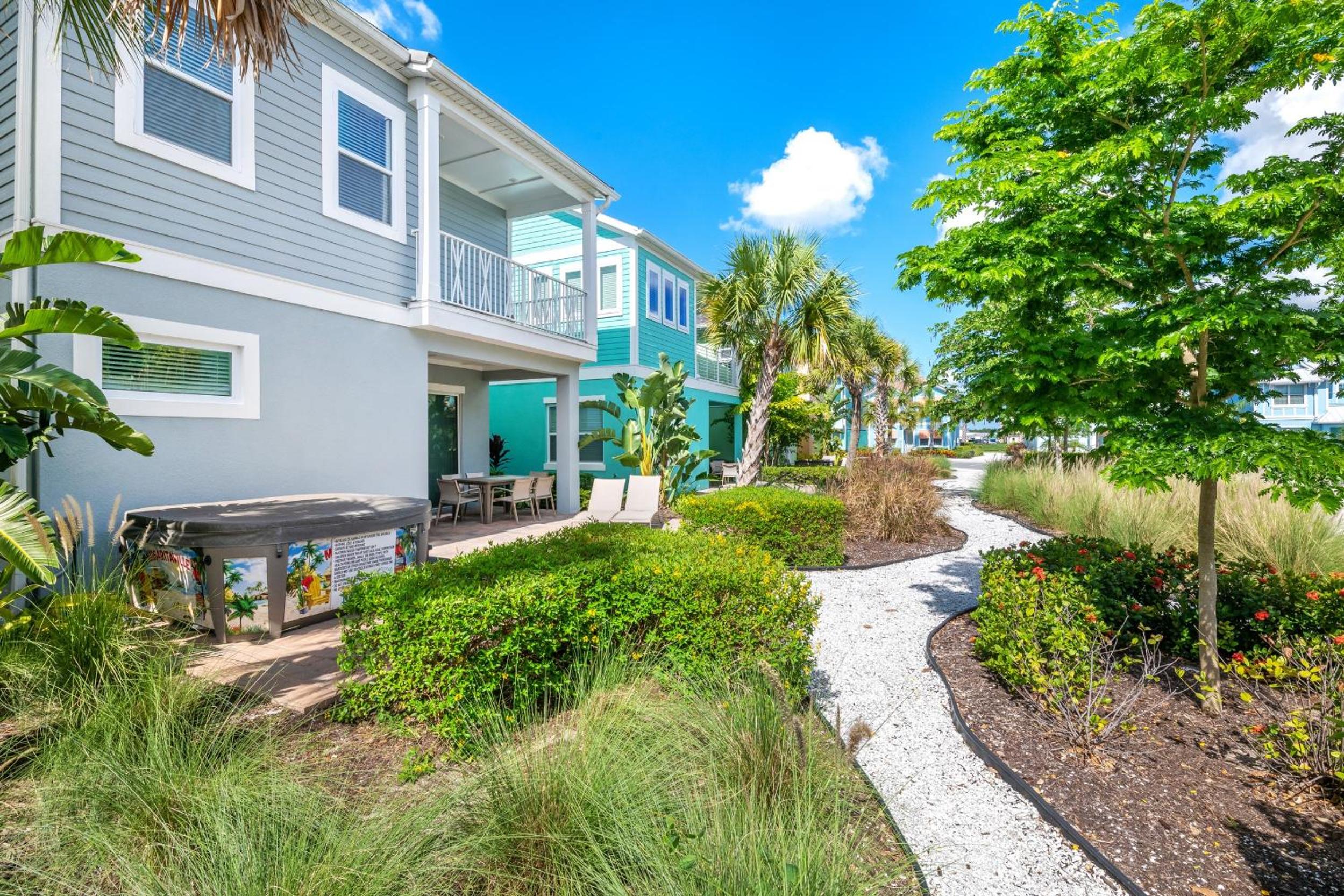 Beautiful Cottage With Hot Tub Near Disney With Margaritaville Resort & Island H2O Access - 8053Ls