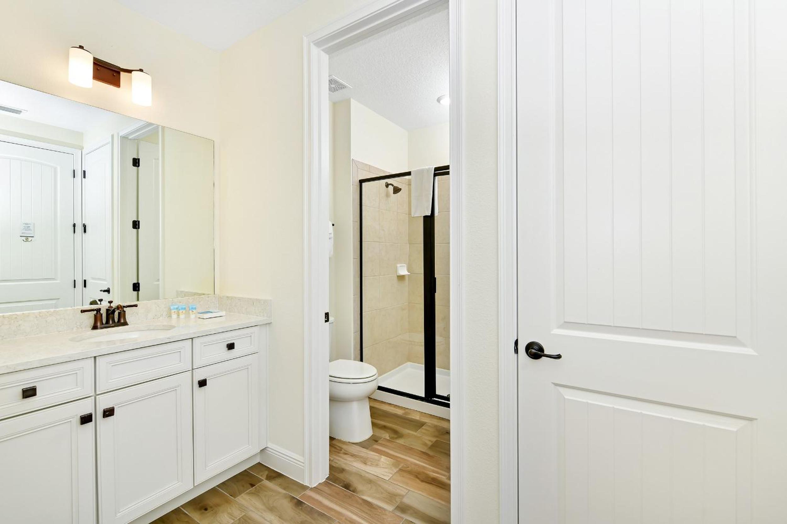 Sunshine Cottage With Private Pool Near Disney With Margaritaville Resort & Island H20 Access - 8165Su