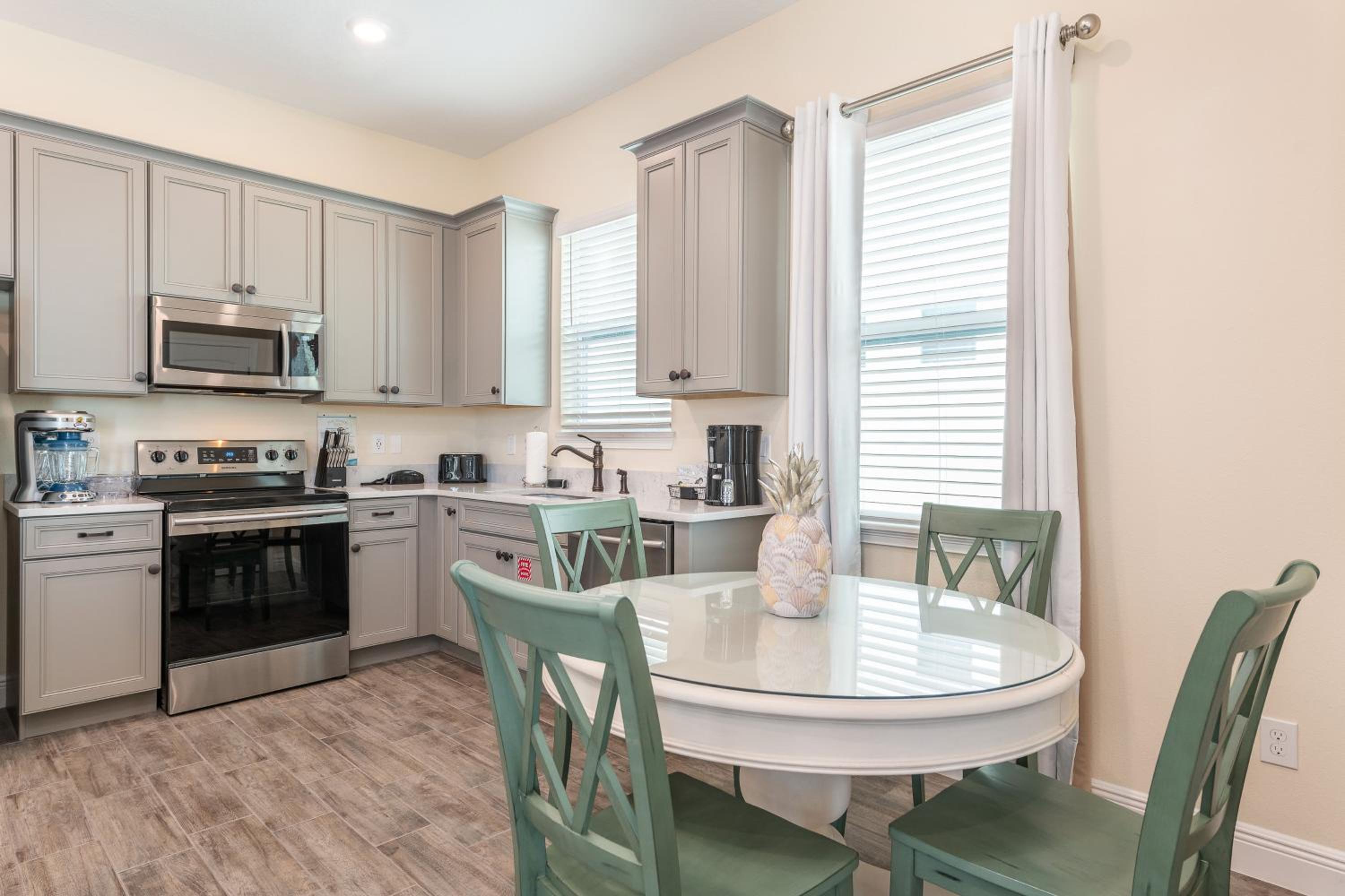 Tropical Paradise Cottage Near Disney With Margaritaville Resort & Island H2O Access - 8061Kd