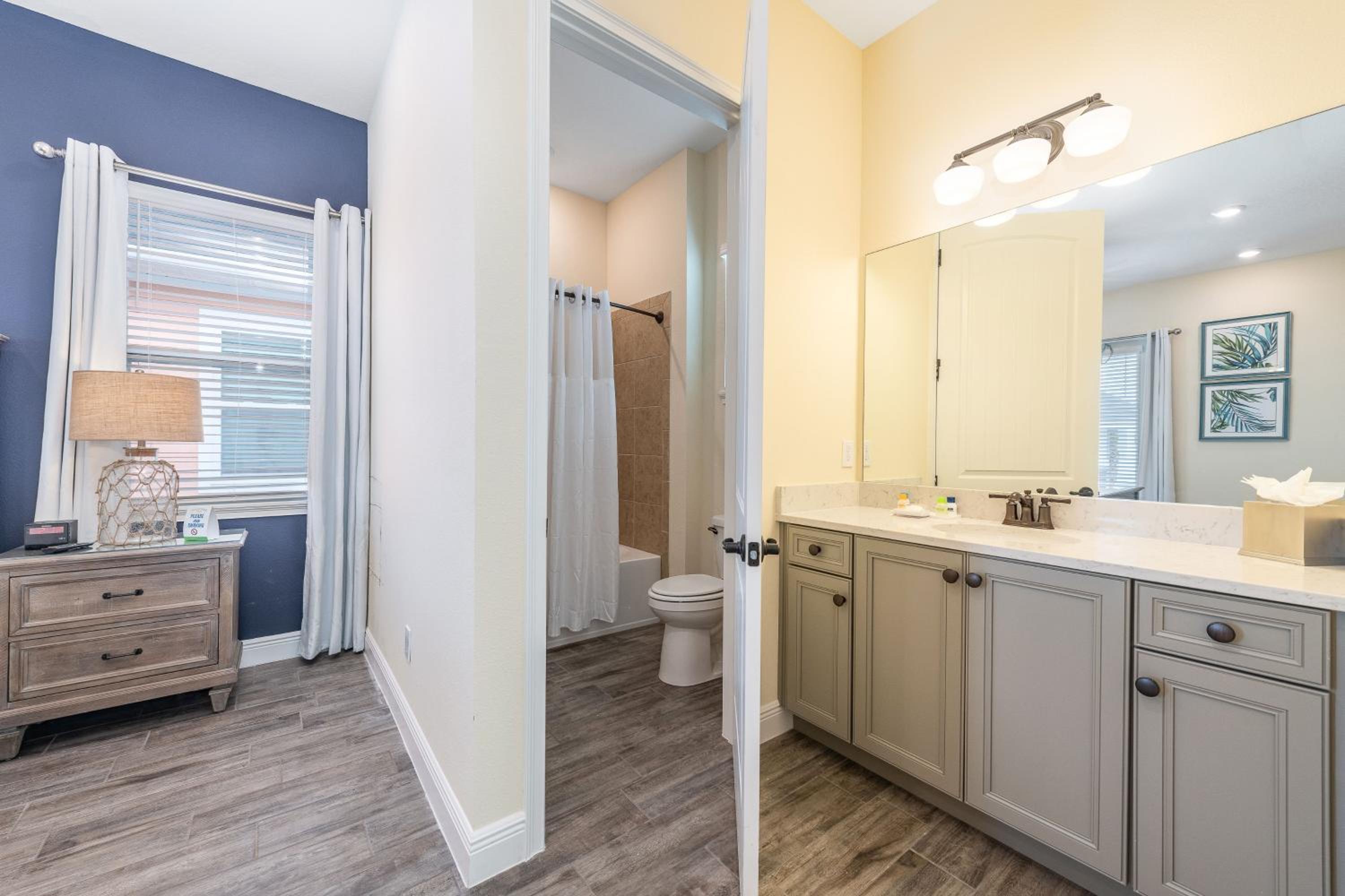 Tropical Paradise Cottage Near Disney With Margaritaville Resort & Island H2O Access - 8061Kd