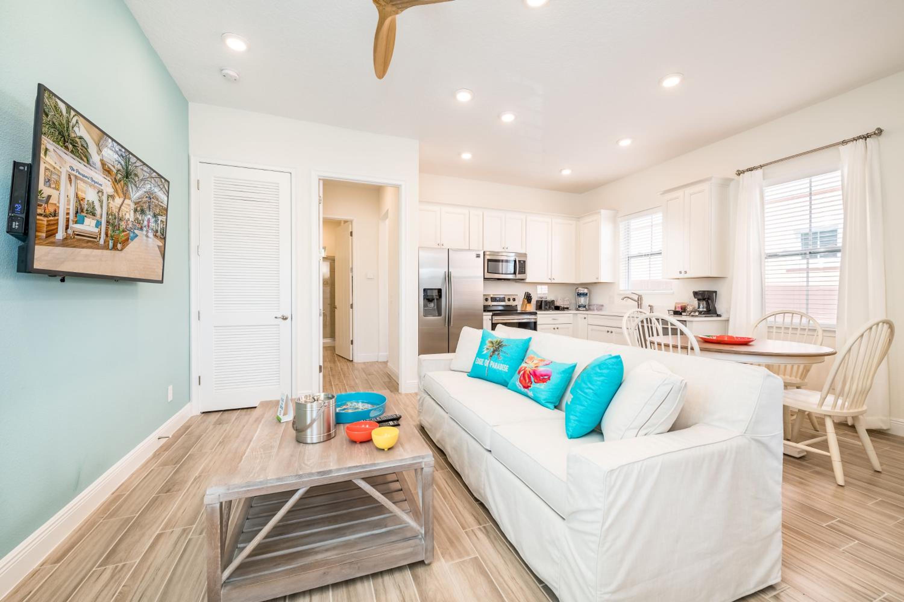Sea Breeze Cottage Near Disney With Private Hot Tub & Margaritaville Resort & Island H20 Waterpark Access - 3016Sr