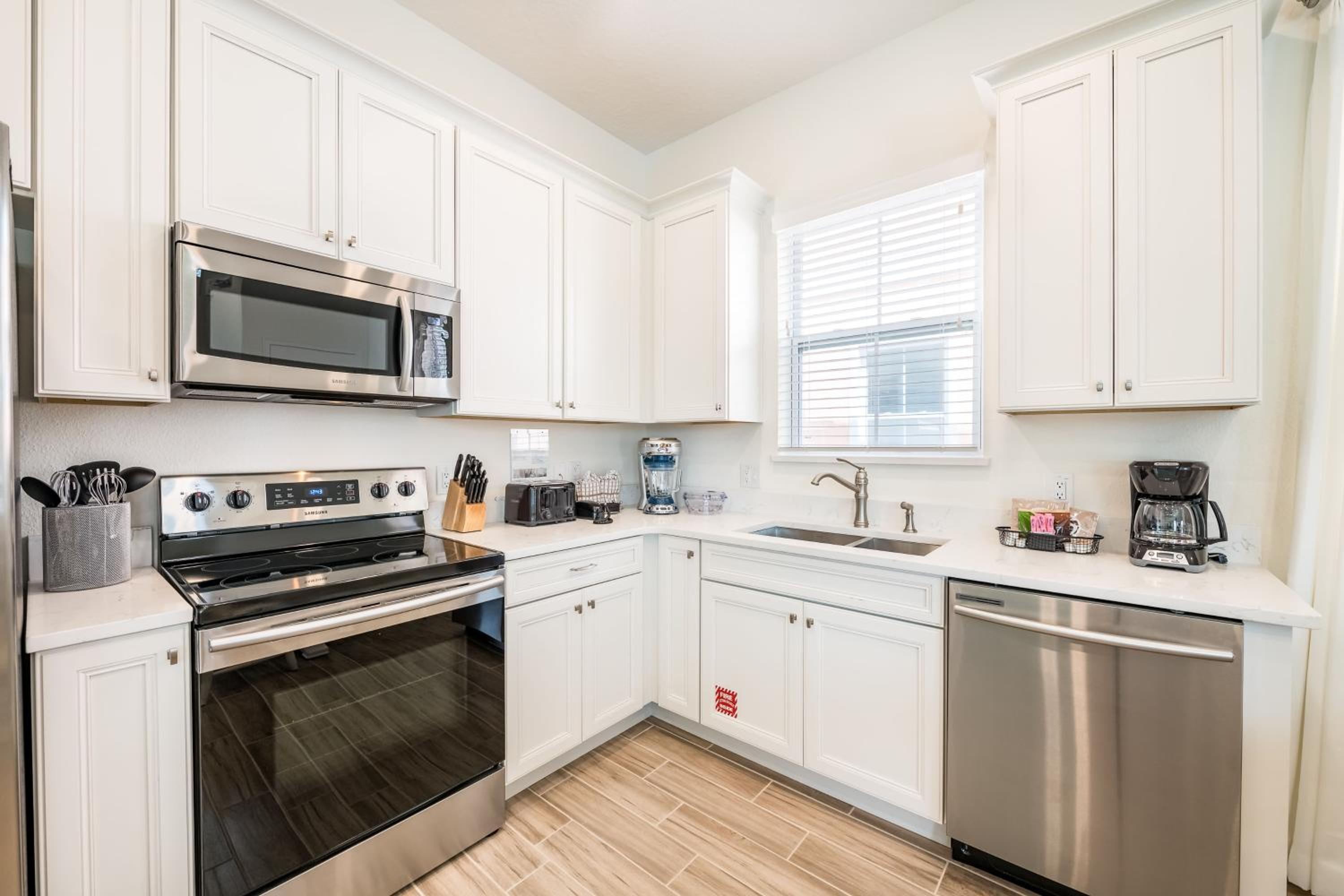 Sea Breeze Cottage Near Disney With Private Hot Tub & Margaritaville Resort & Island H20 Waterpark Access - 3016Sr