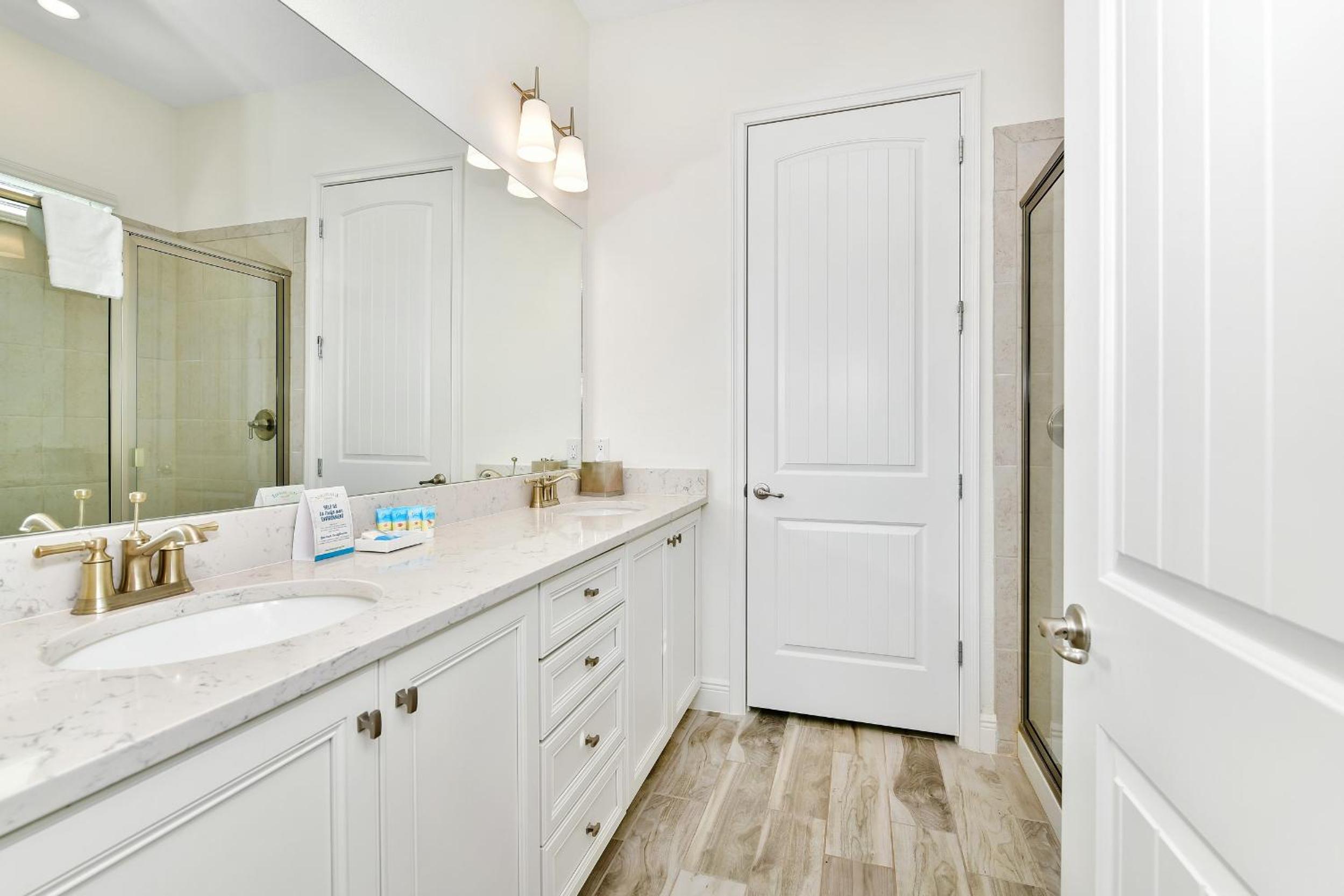 This Pink Cottage Near Disney With Margaritaville Resort & Island H20 Access - 8141Su
