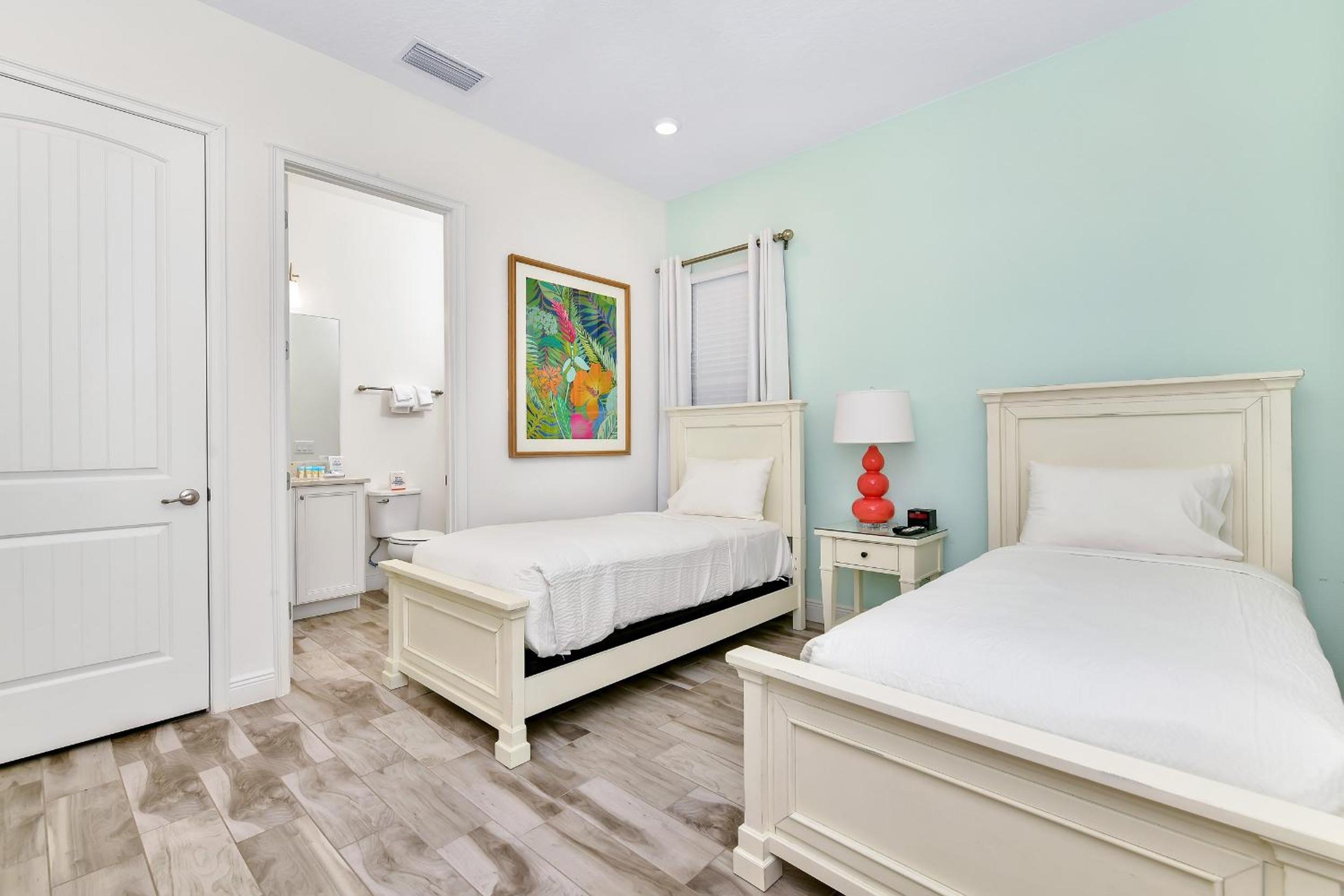 This Pink Cottage Near Disney With Margaritaville Resort & Island H20 Access - 8141Su