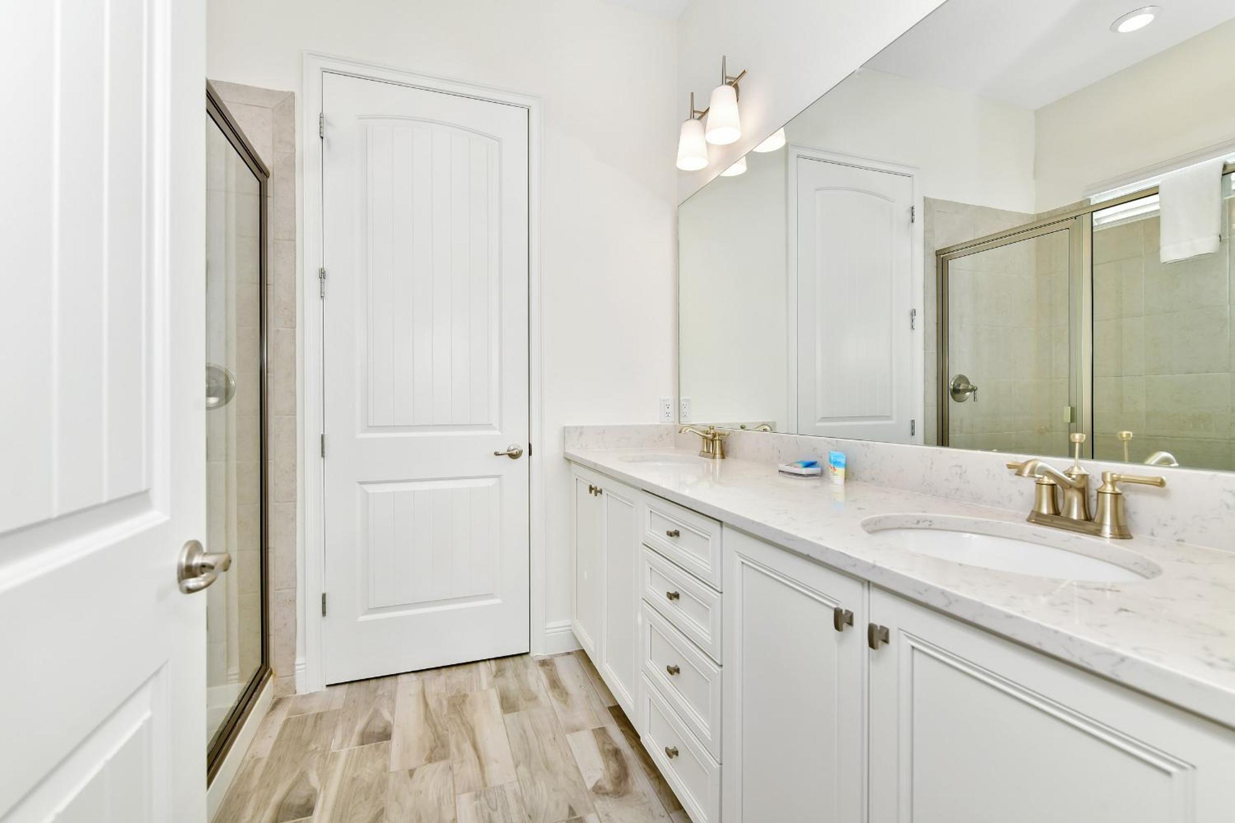 This Pink Cottage Near Disney With Margaritaville Resort & Island H20 Access - 8141Su