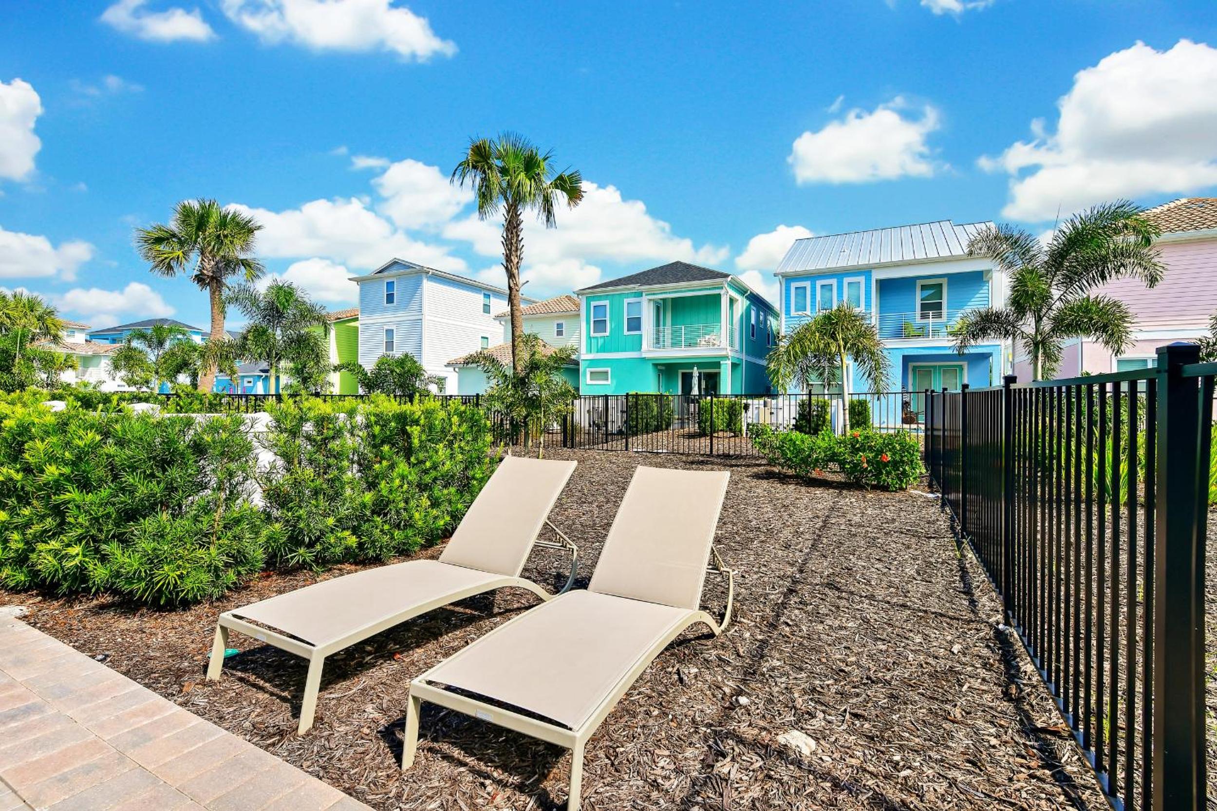 Inviting Cottage With Private Pool Near Disney With Margaritaville Resort & Island H2O Access - 8022Kd