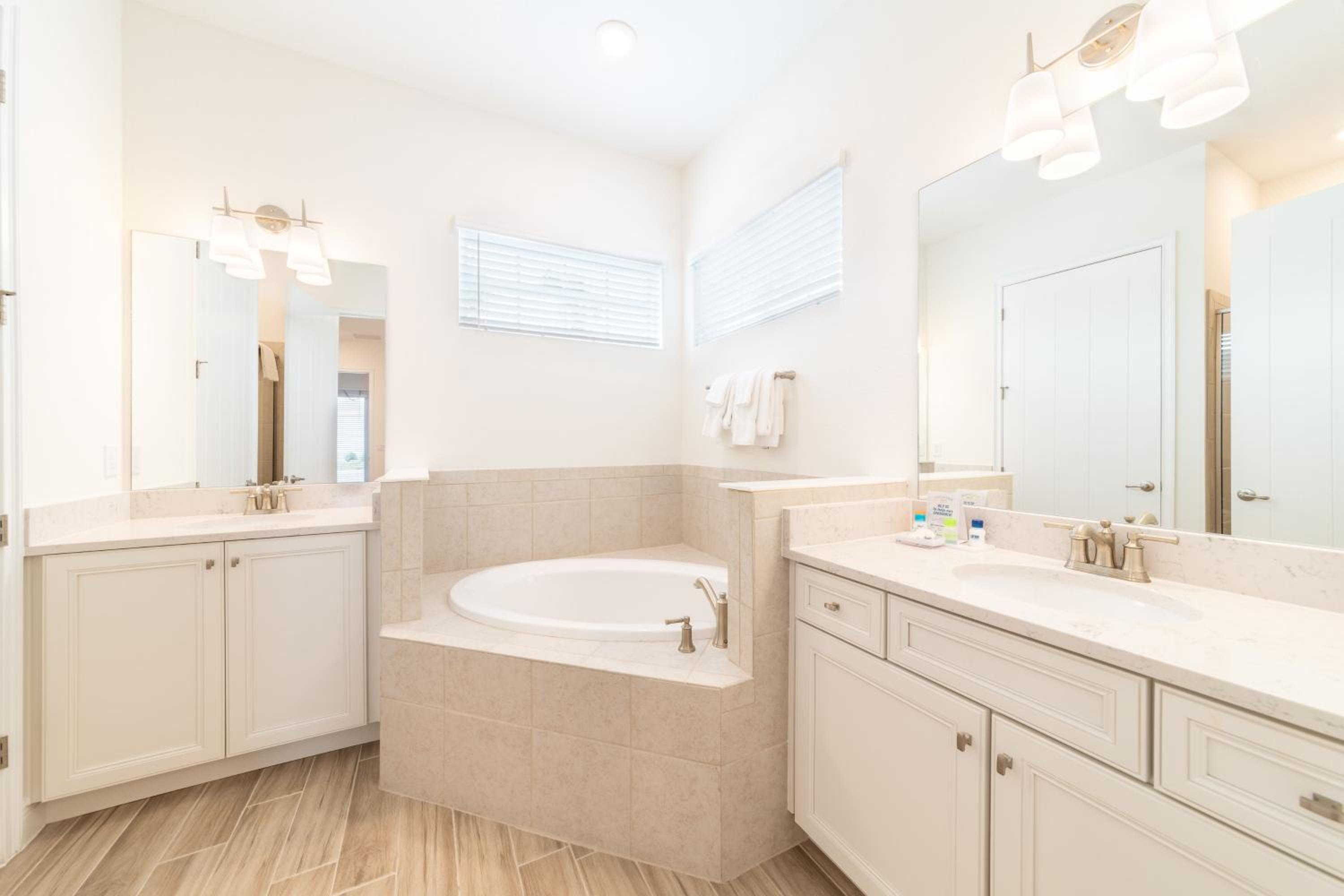 Waterfront Cottage With Private Pool Near Disney And Margaritaville Resort & Island H20 Access - 7985Su