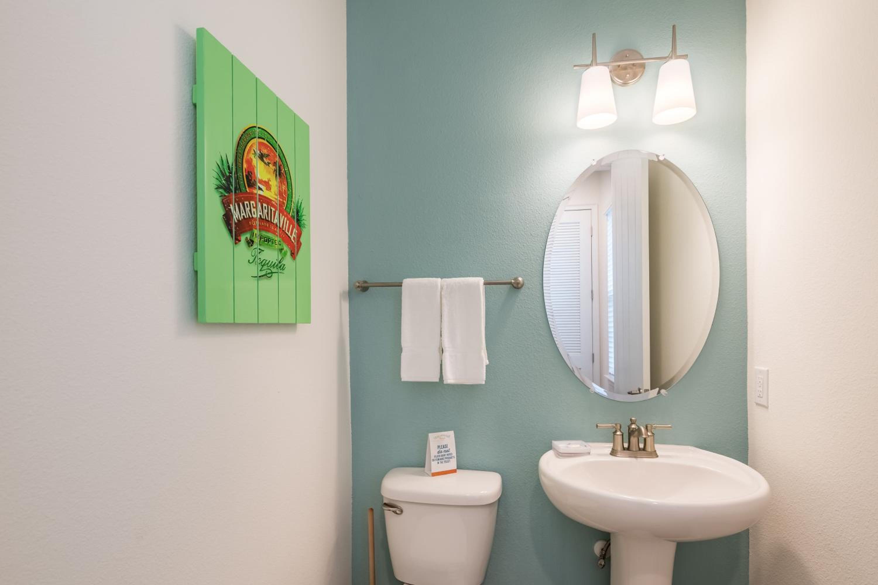 Sun Baked Cottage With Hot Tub Near Disney With Margaritaville Resort & Island H2O Access - 8089Dr