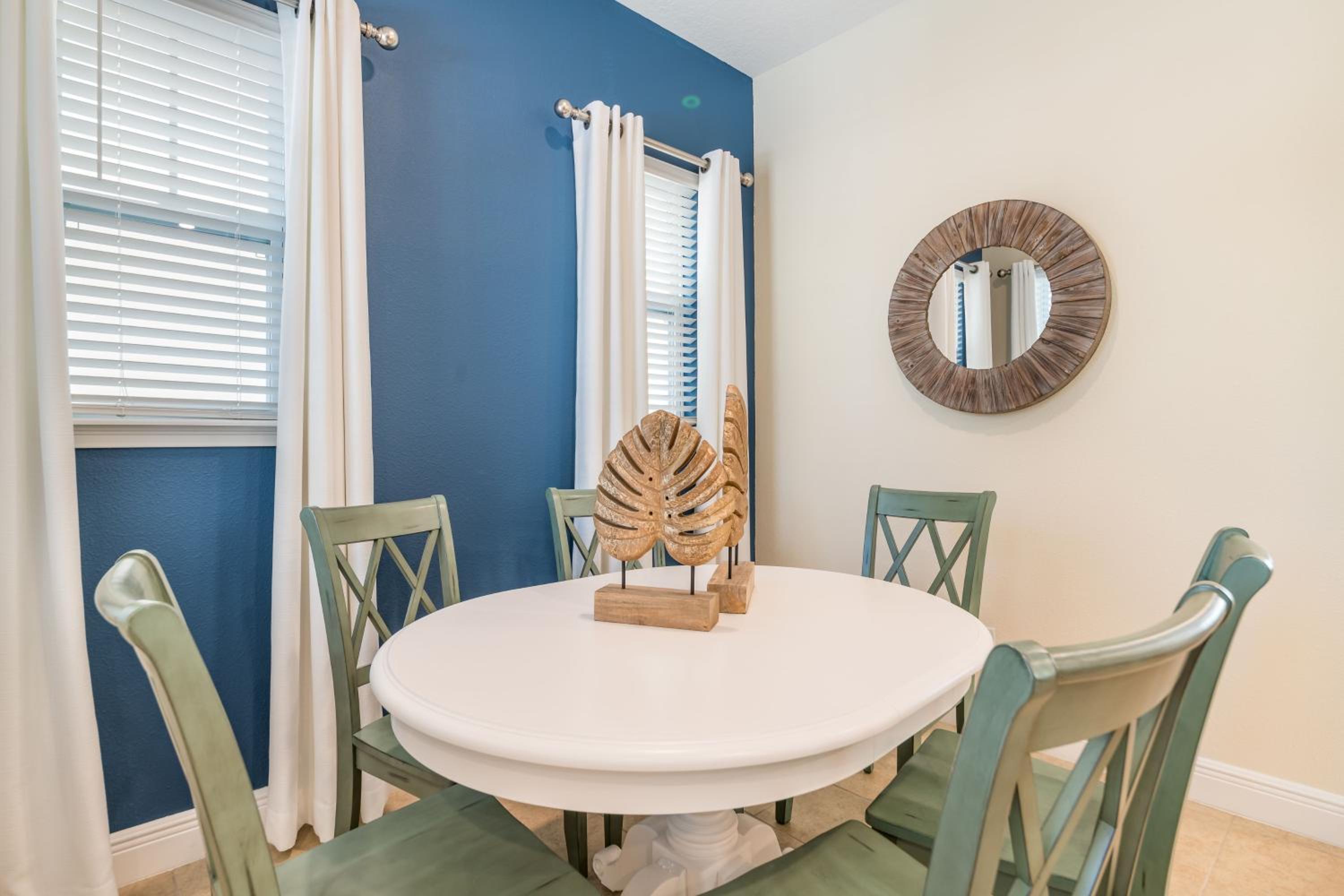 Cozy Cottage With Hot Tub Near Disney With Margaritaville Resort & Island H2O Access - 8056Dr