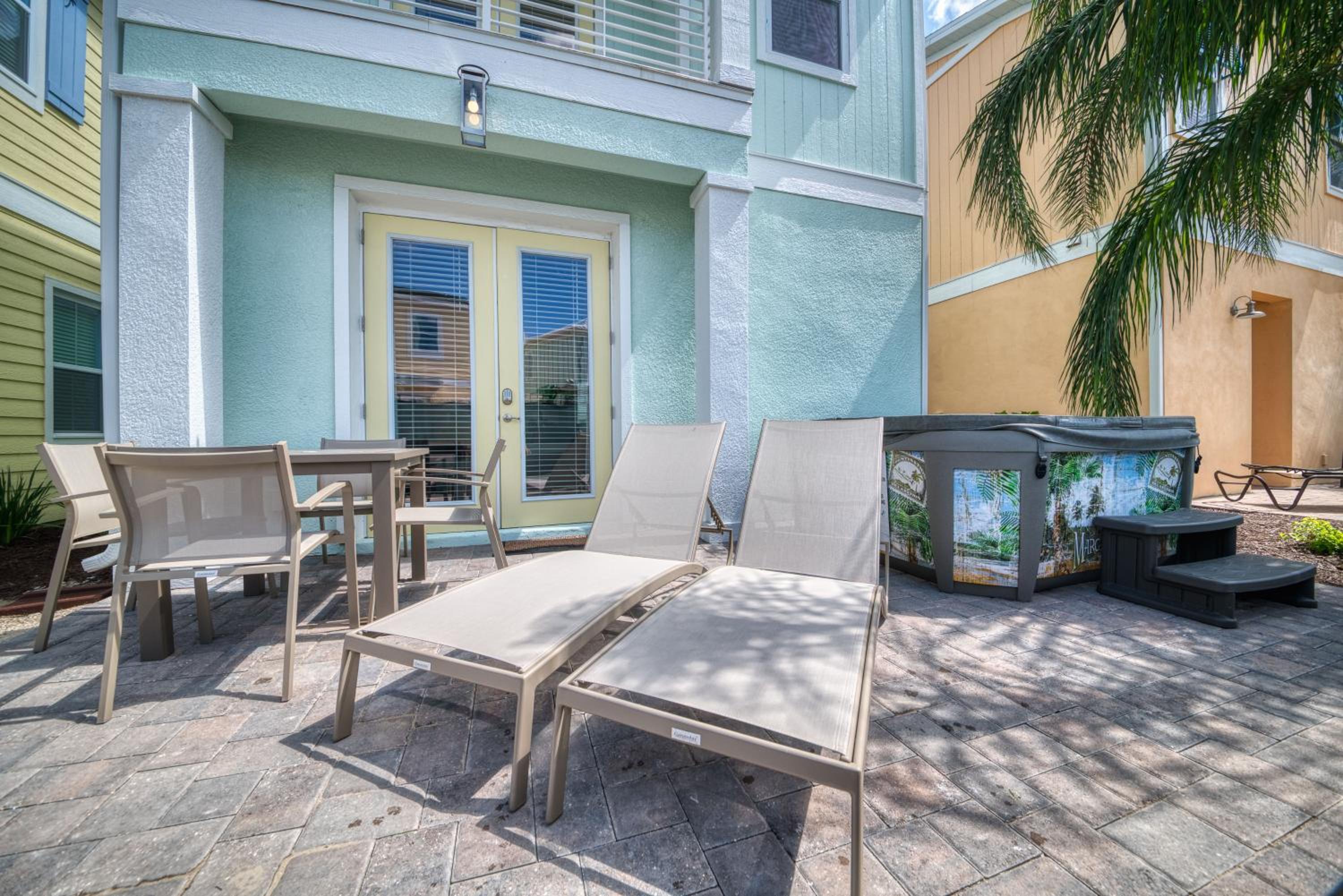 Cozy Cottage With Hot Tub Near Disney With Margaritaville Resort & Island H2O Access - 8056Dr