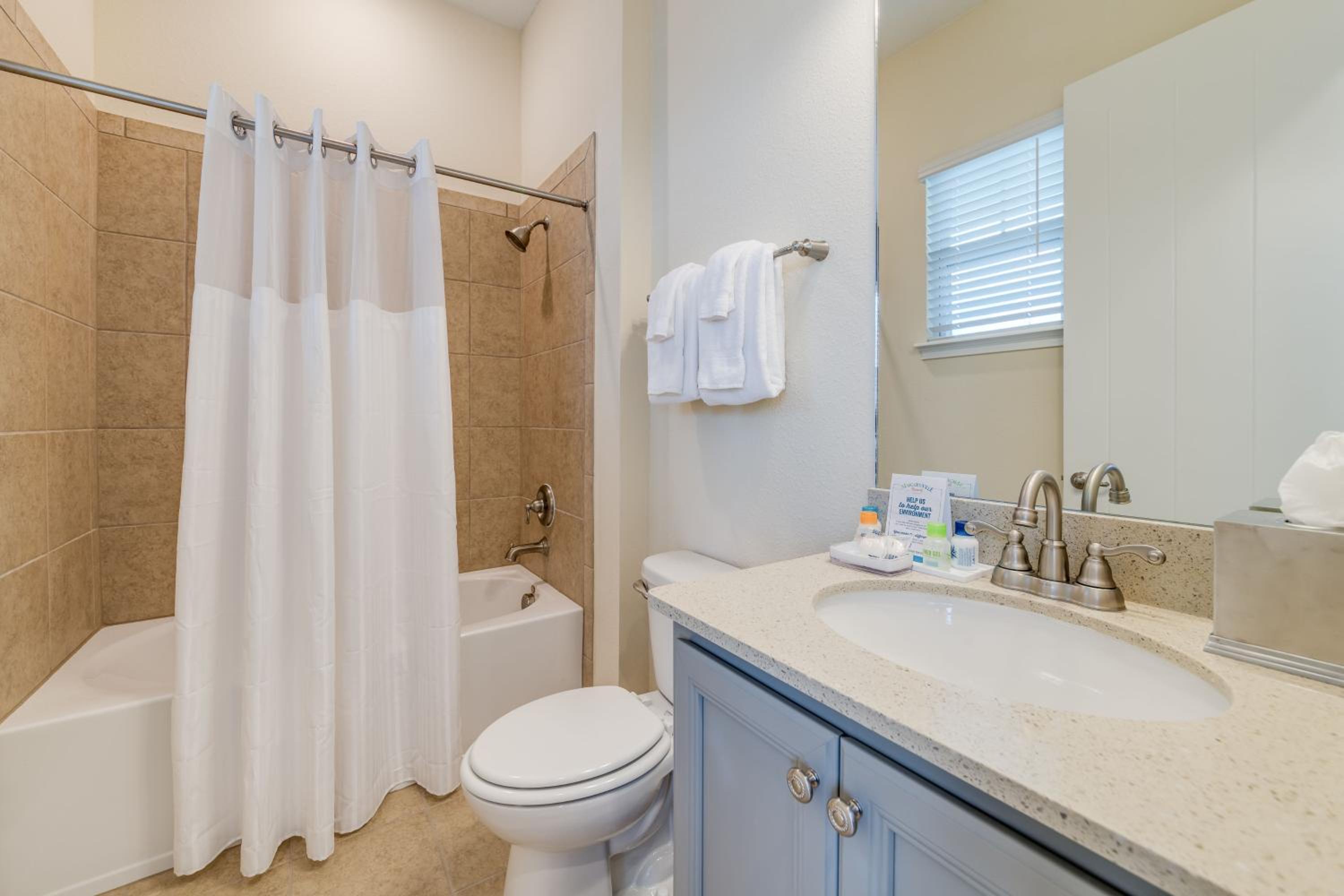 Cozy Cottage With Hot Tub Near Disney With Margaritaville Resort & Island H2O Access - 8056Dr
